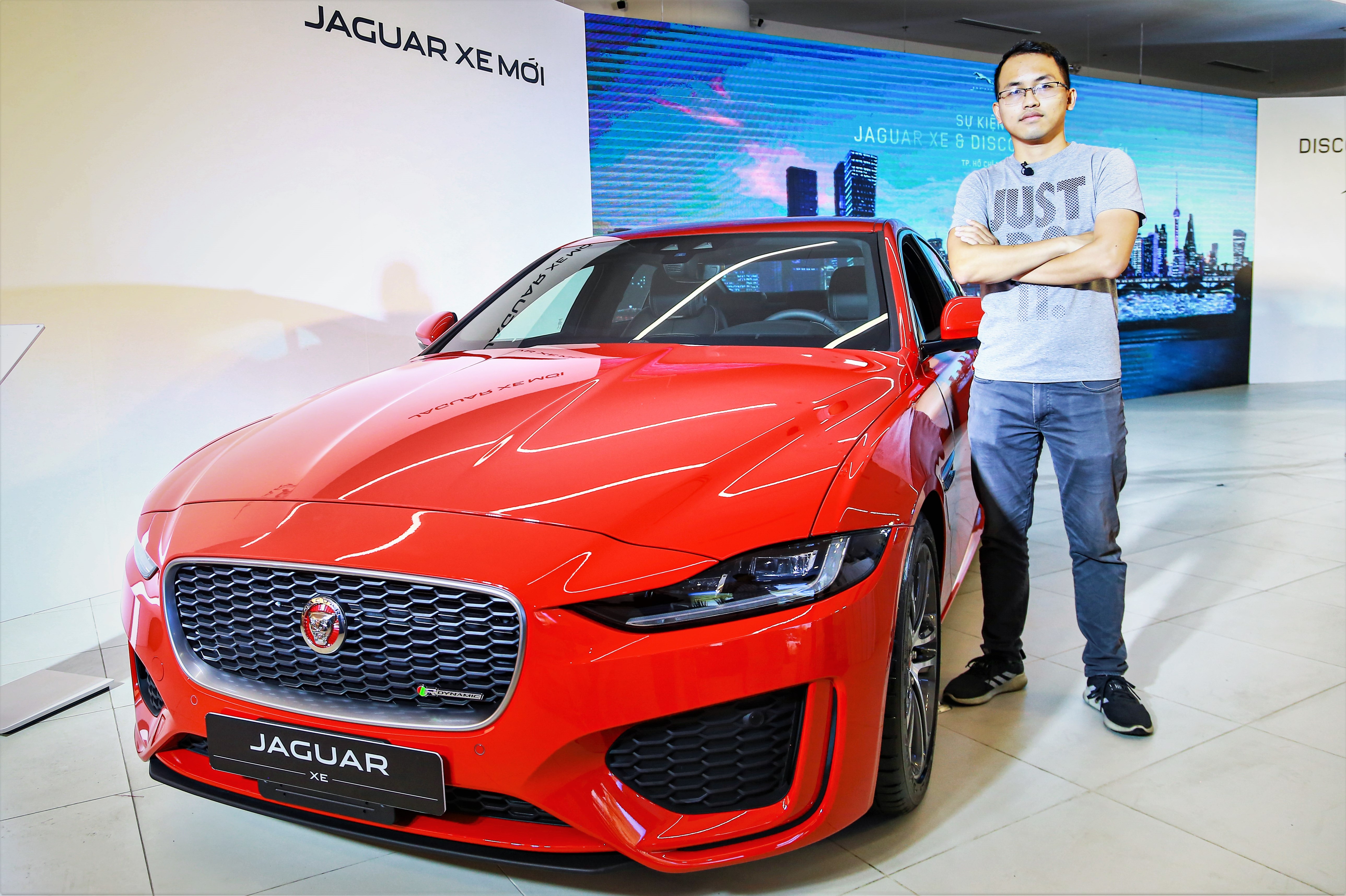 Danh gia nhanh Jaguar XE 2020 tai VN - sedan the thao gan 3 ty dong hinh anh