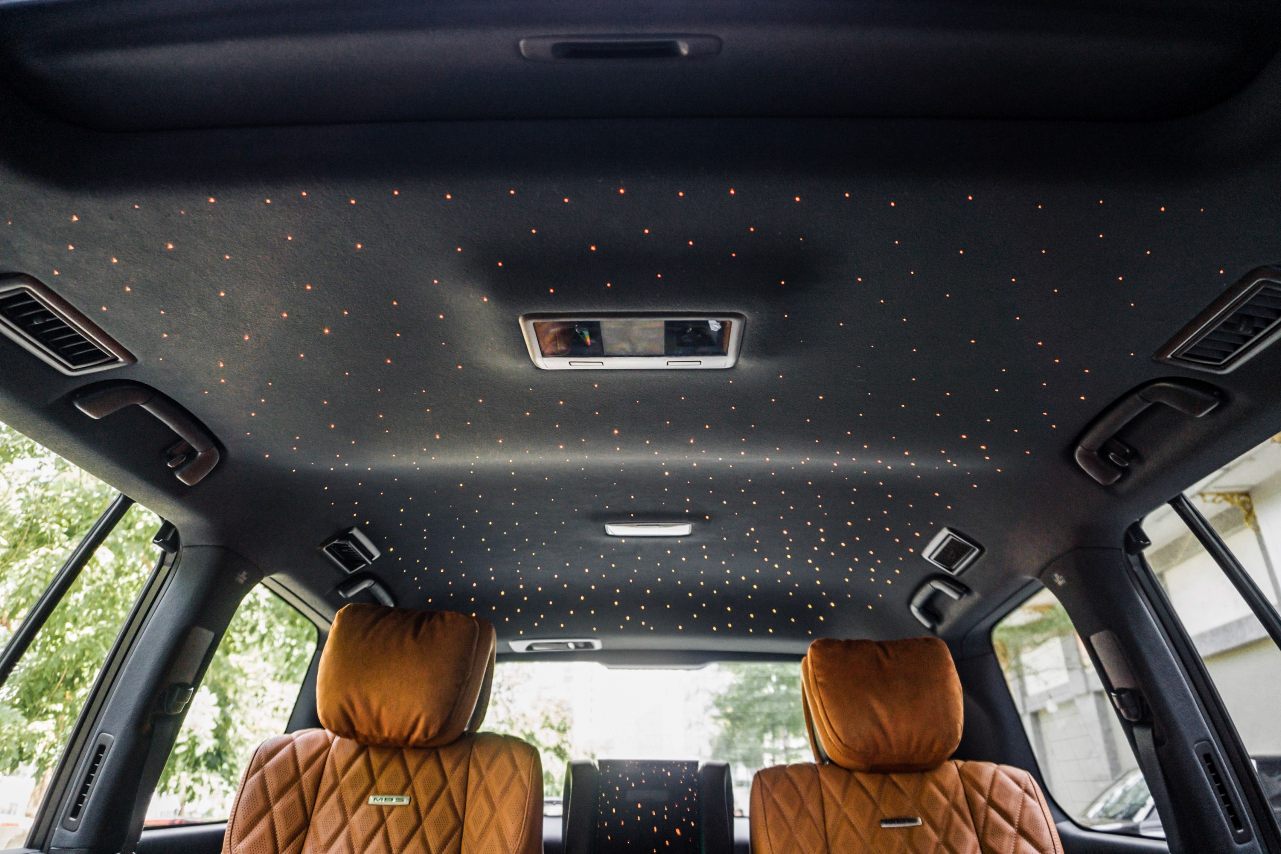 Lexus LX 570 nâng cấp 4 chỗ ảnh 13 Lexus LX 570 nang cap 4 cho anh 13