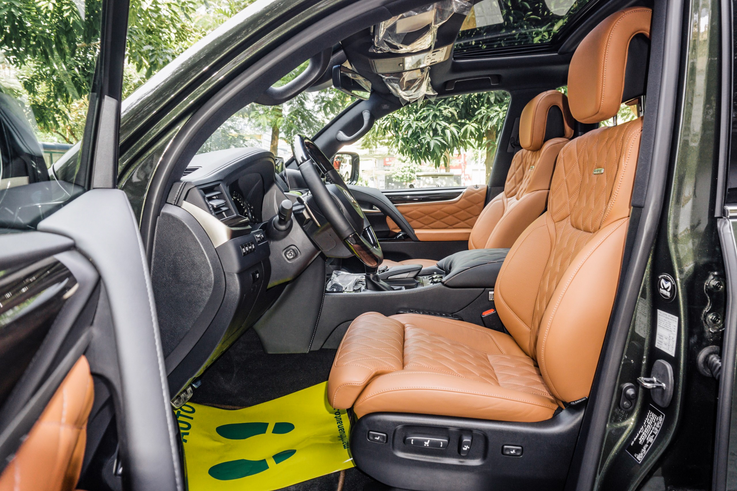 Lexus LX 570 nang cap 4 cho anh 10