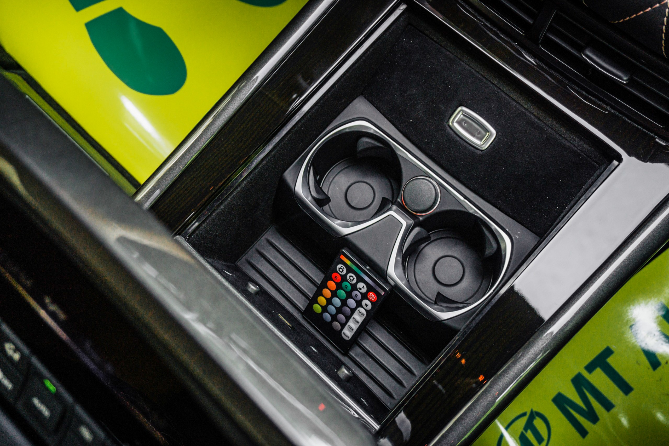 Lexus LX 570 nâng cấp 4 chỗ ảnh 15 Lexus LX 570 nang cap 4 cho anh 15