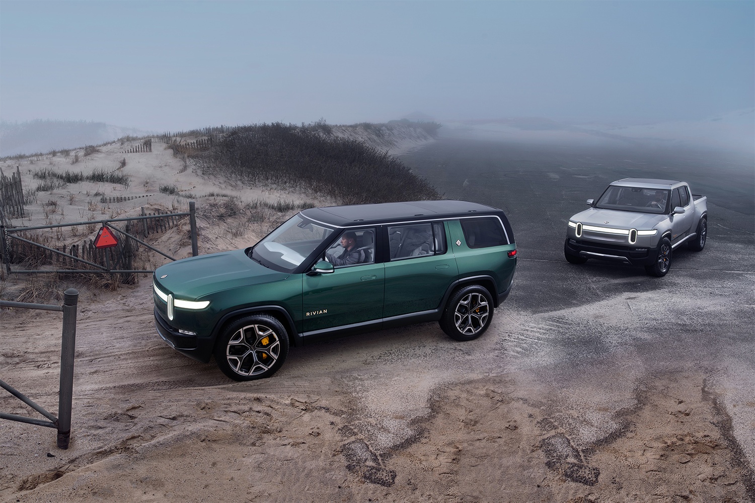SUV chạy điện ảnh 2 SUV chay dien anh 2