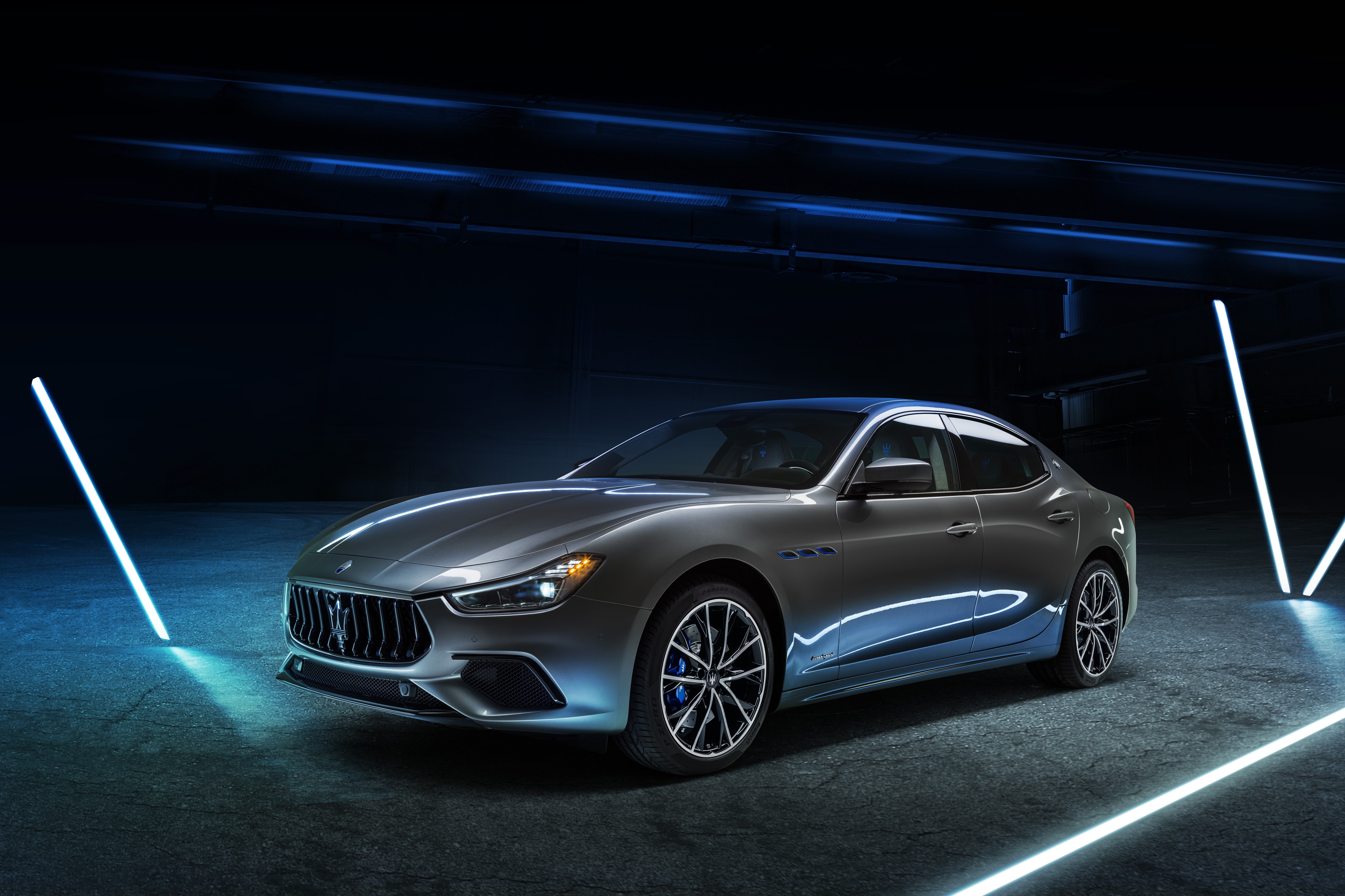 Maserati Ghibli Hybrid 2021 anh 2