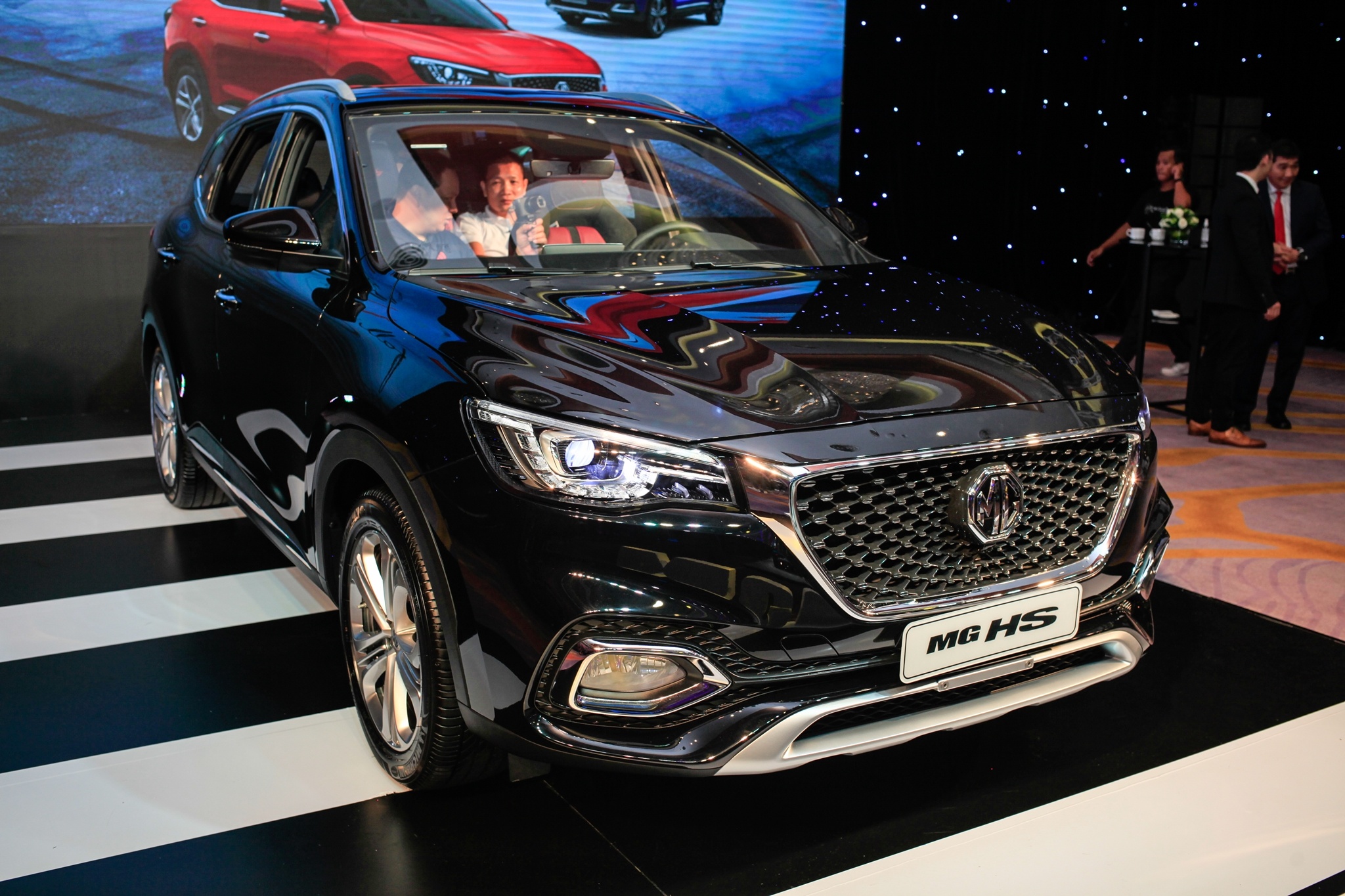 SUV 5 cho co trung anh 4