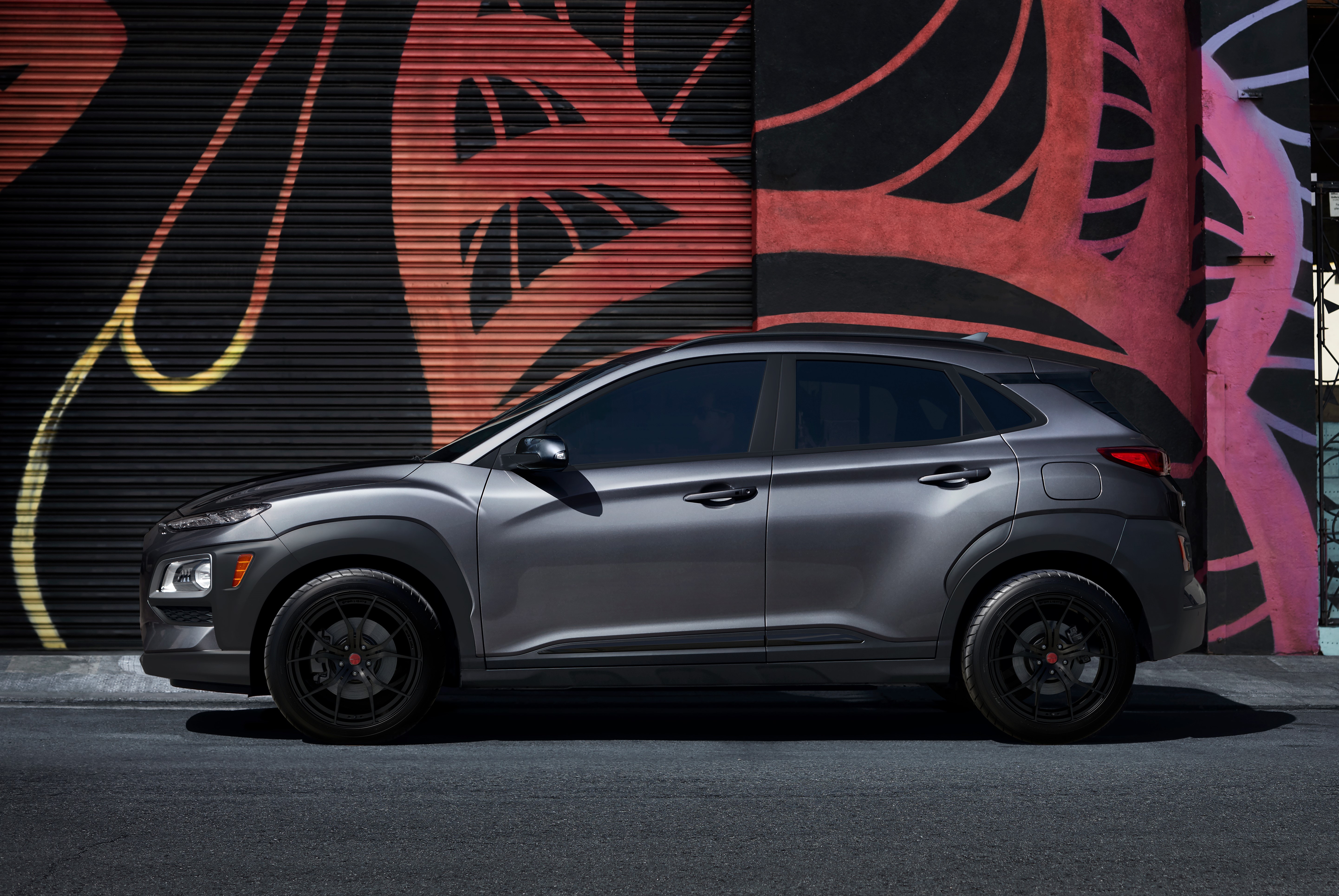Hyundai Kona 2021 them phien ban 'bong dem', canh tranh Kia Seltos hinh anh