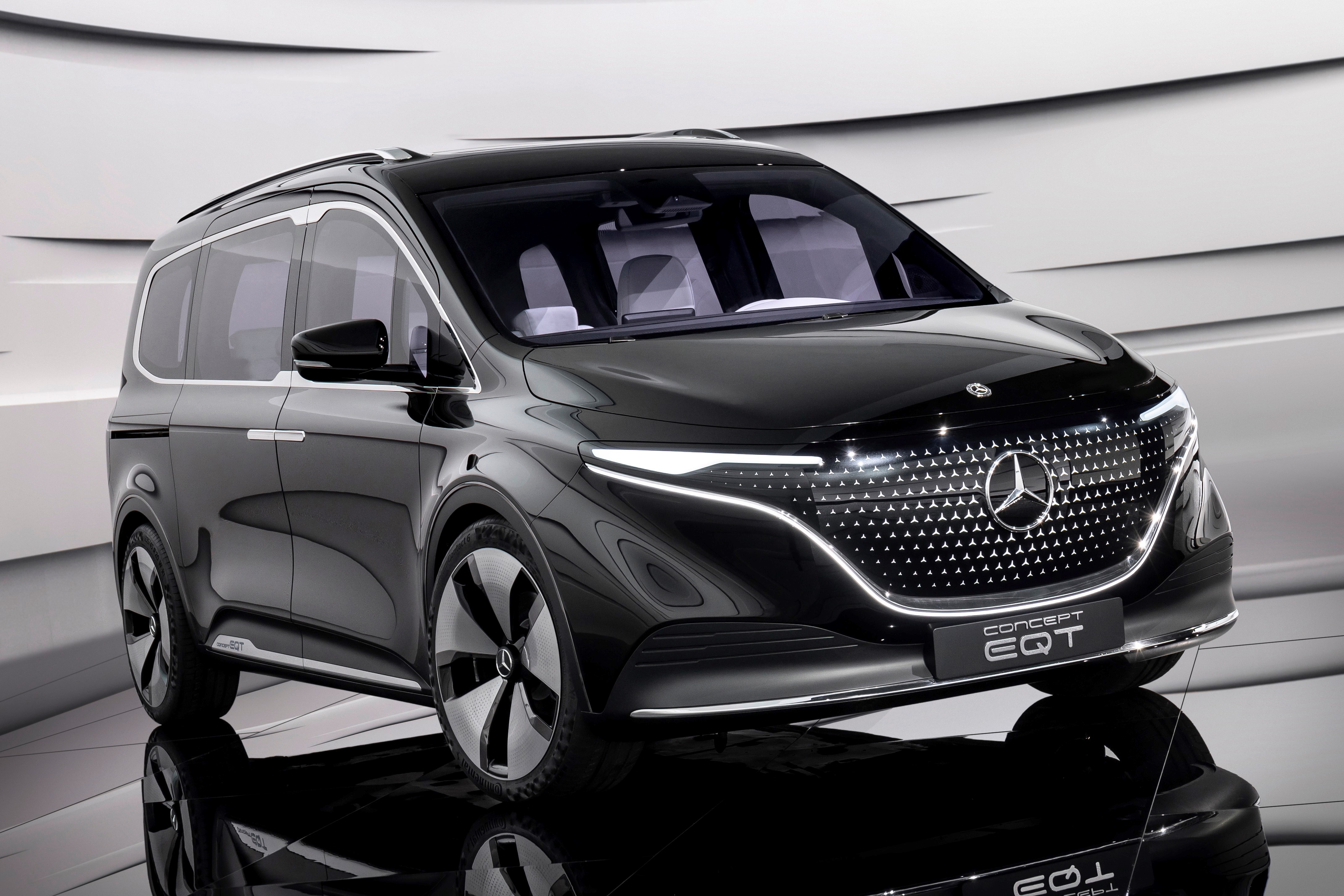 MPV dien hang sang anh 1