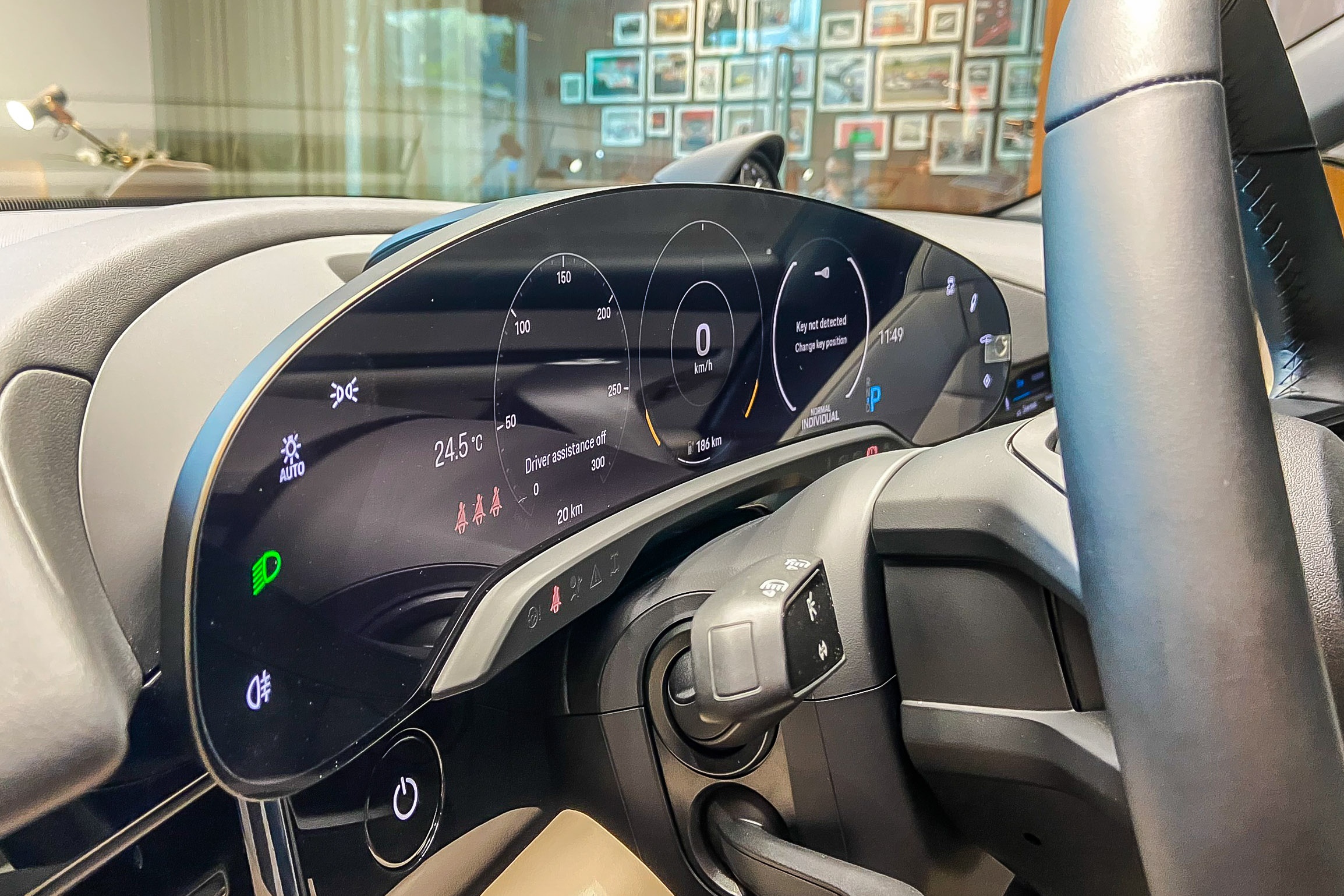 Porsche Taycan trang bi bo mam 300 trieu dong anh 10