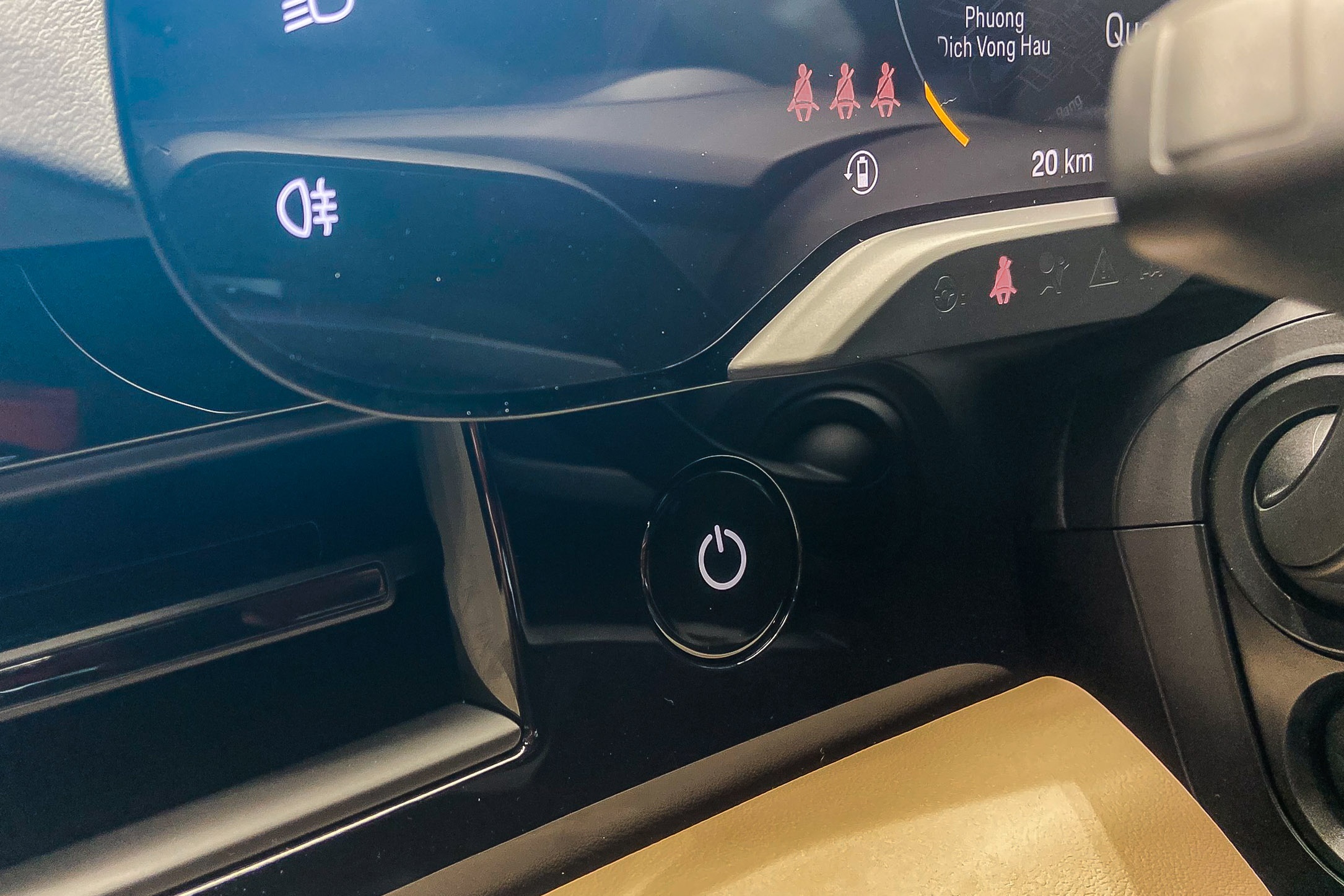 Porsche Taycan trang bi bo mam 300 trieu dong anh 14