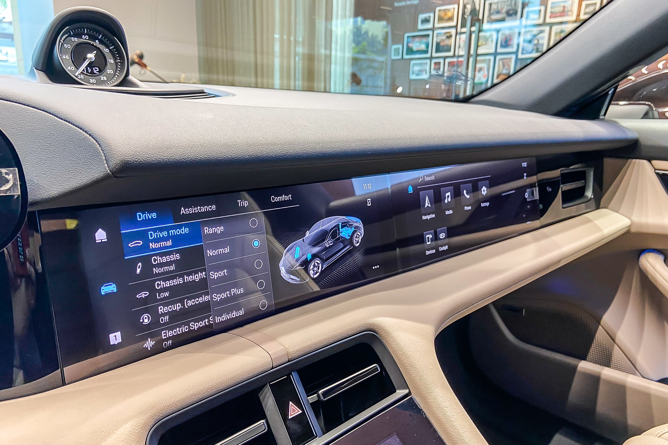 Porsche Taycan trang bi bo mam 300 trieu dong anh 11