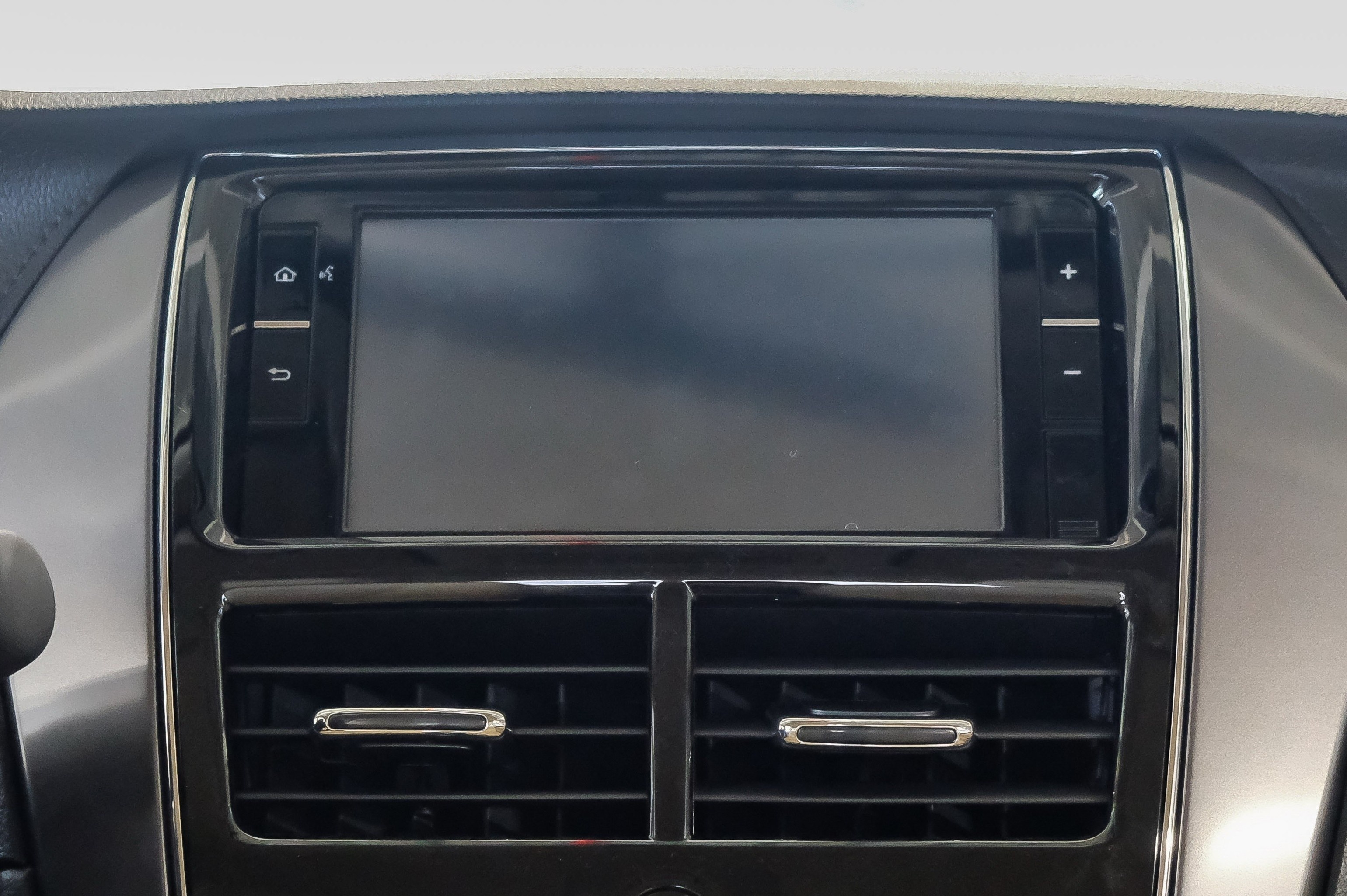 Toyota Vios GR-S hay Hyundai Elantra 1.6 AT ảnh 9 Toyota Vios GR-S hay Hyundai Elantra 1.6 AT anh 9