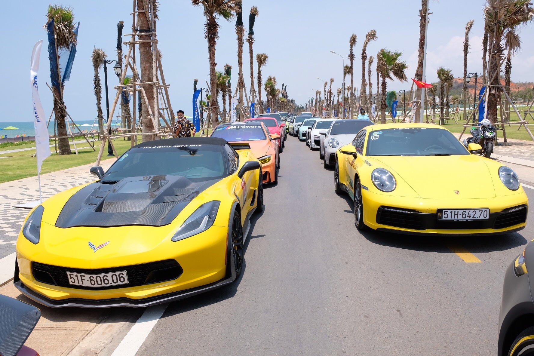 Doan sieu xe 50 chiec khoi hanh di Phan Thiet anh 11