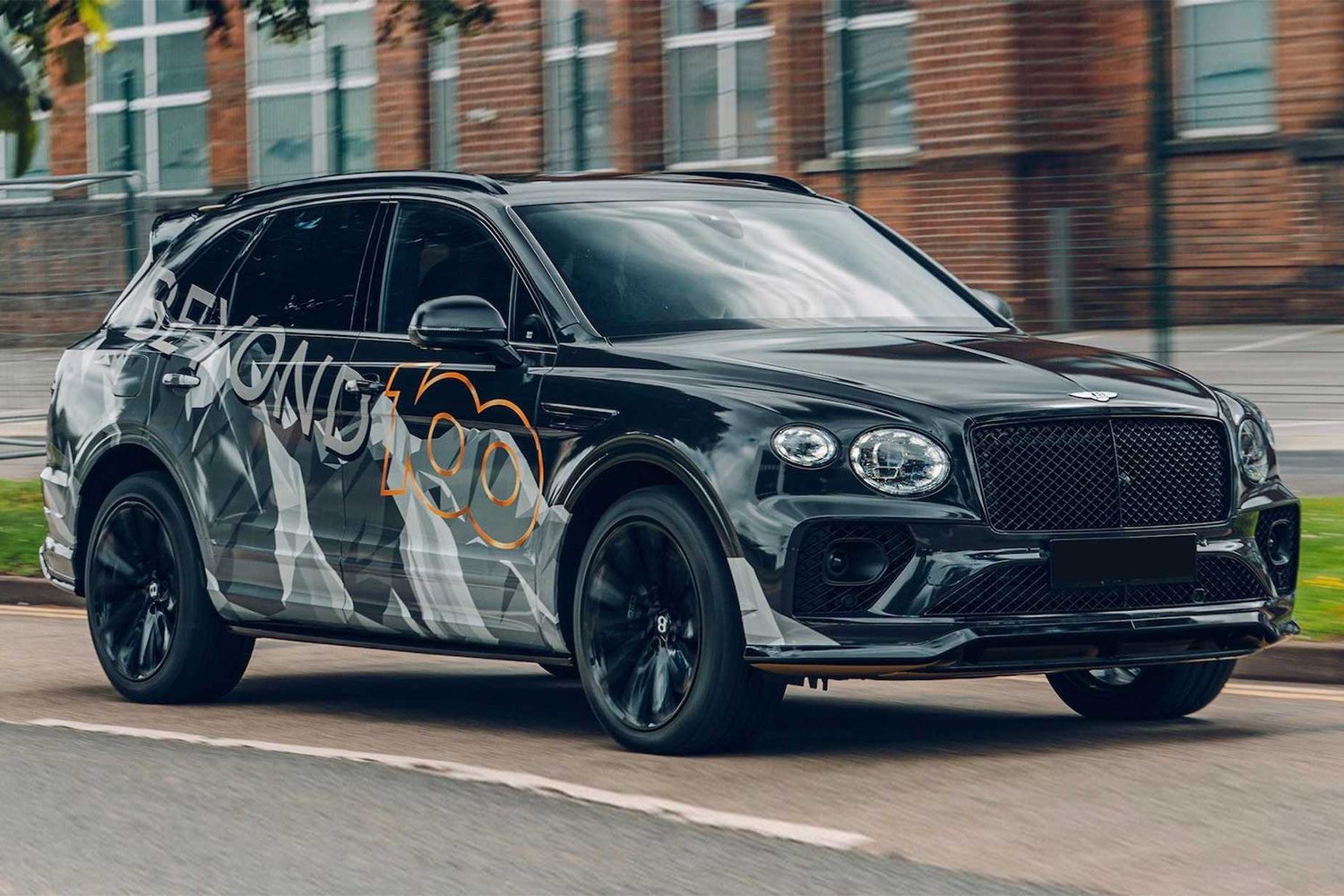 Bentley Bentayga Speed 2021 so huu cong suat 626 ma luc hinh anh