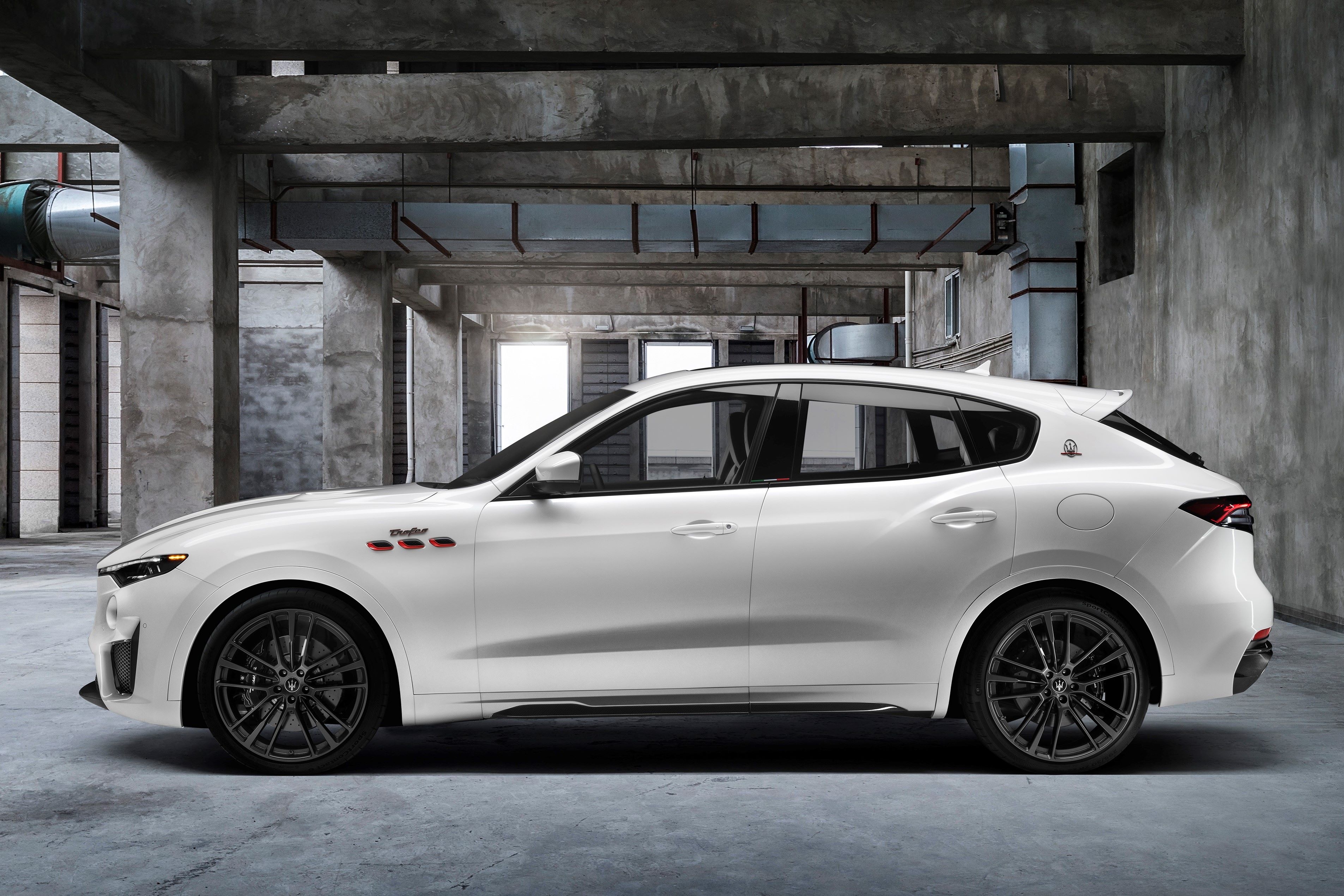 Maserati Levante Trofeo 2021 anh 9