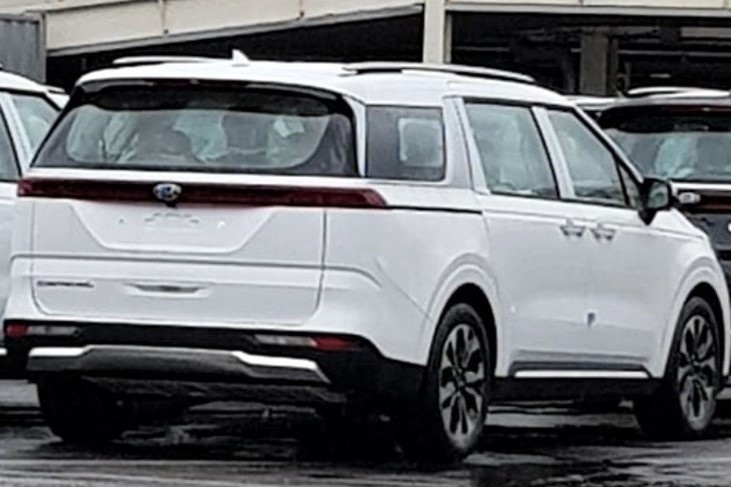 Kia Sedona 2021 anh 2