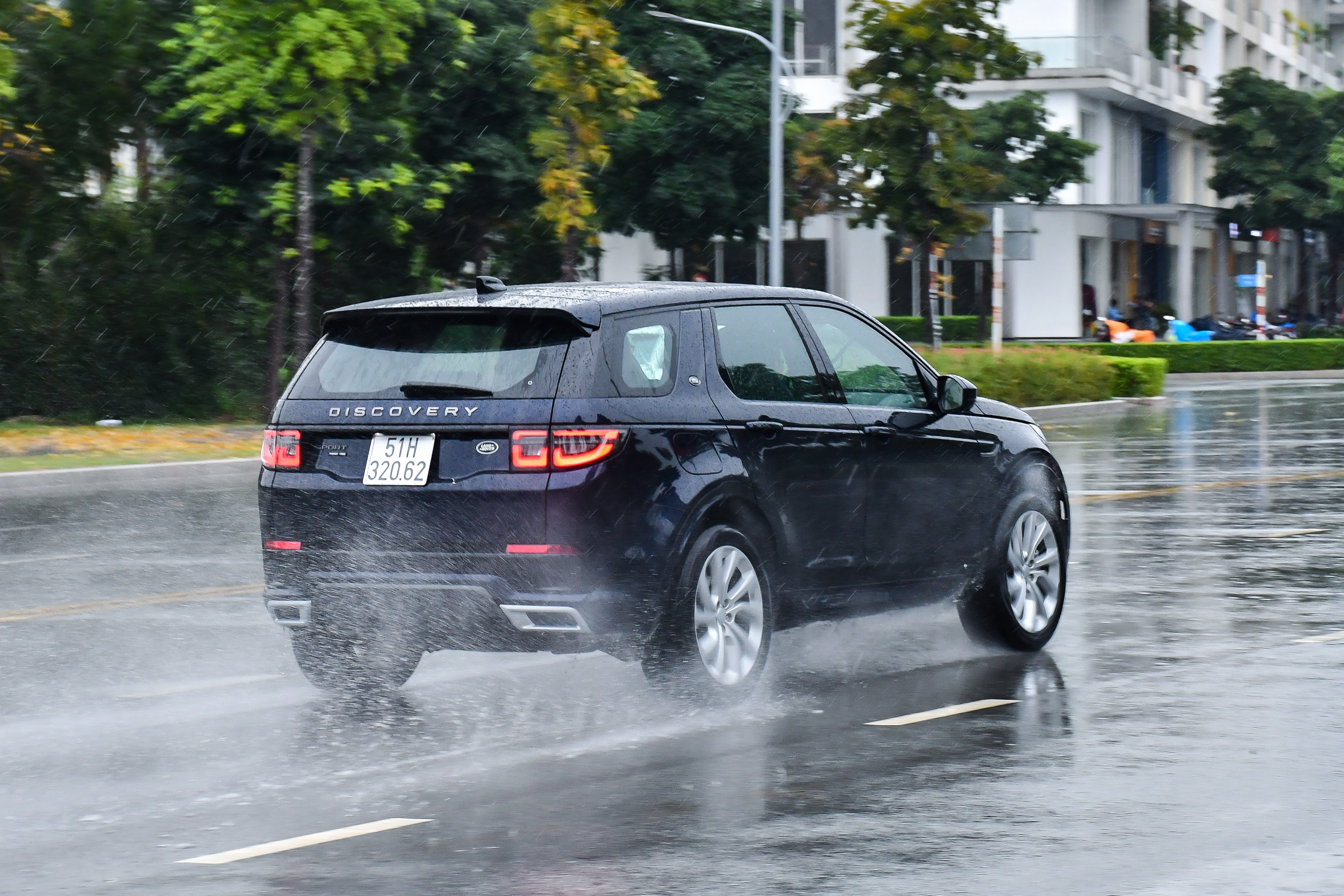 Land Rover Discovery Sport anh 30