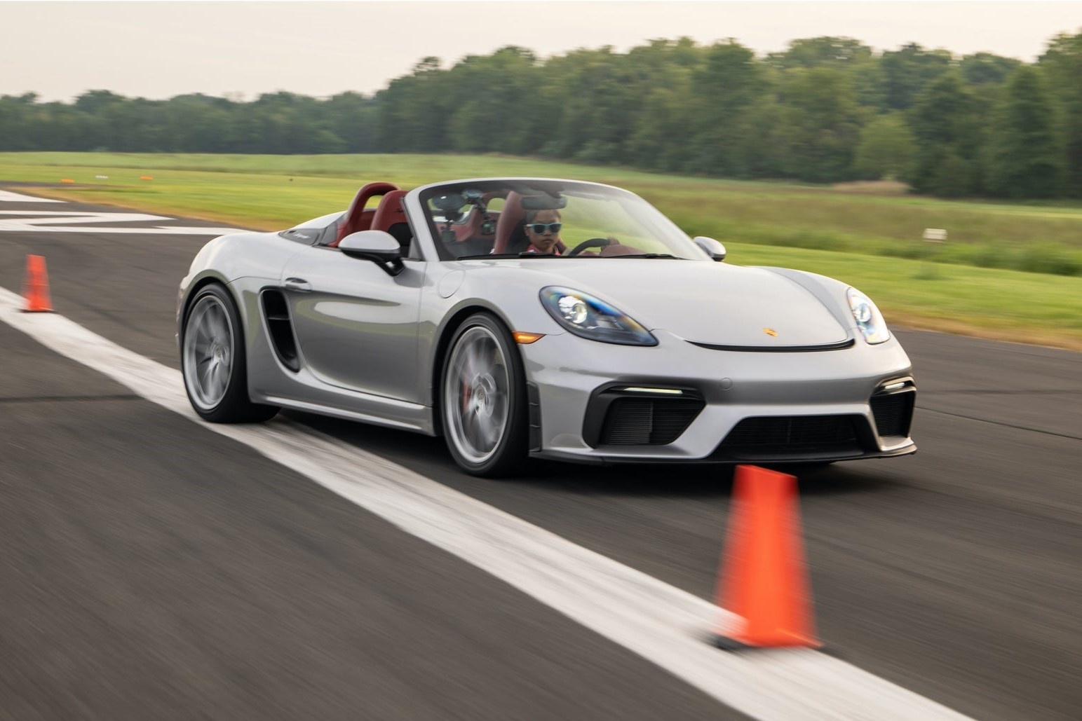 Ky luc the gioi chay slalom cua tay dua 16 tuoi hinh anh