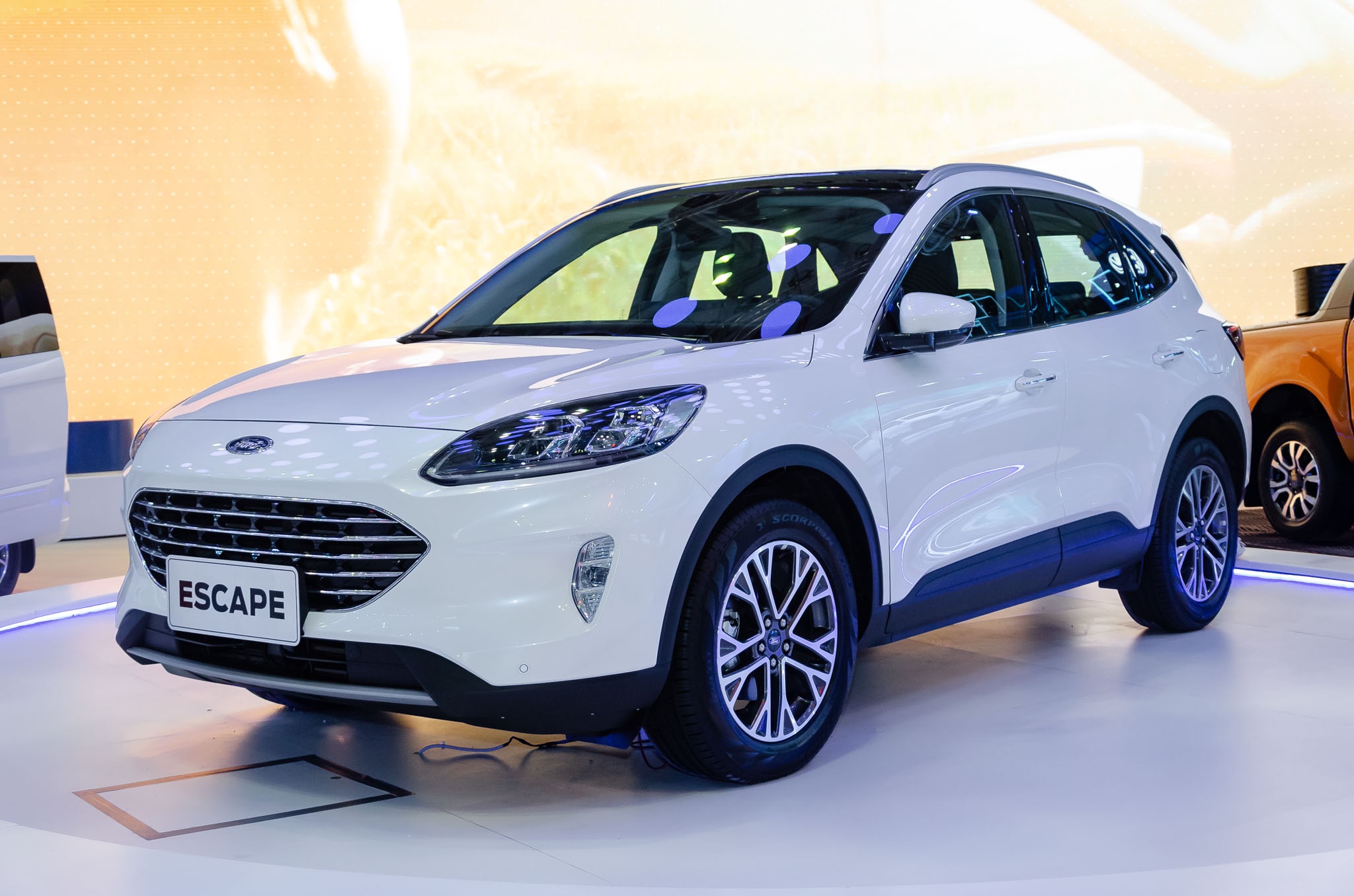 Ford Escape se co phien ban 7 cho hinh anh
