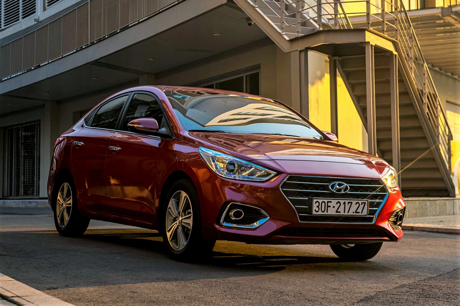 Phan khuc sedan pho thong sut giam doanh so trong thang 8 hinh anh