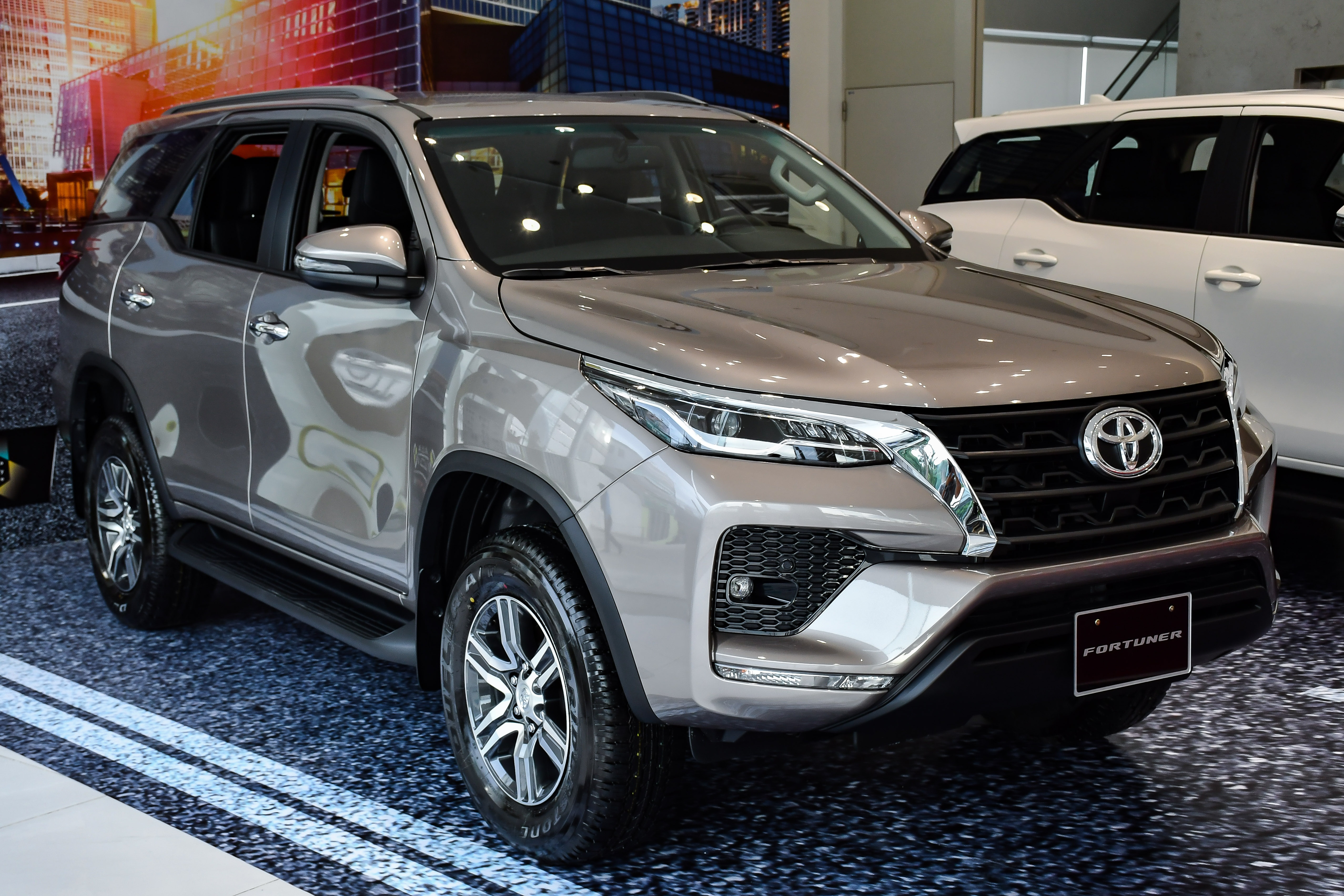 Chi tiet Toyota Fortuner 2021 tai Viet Nam hinh anh