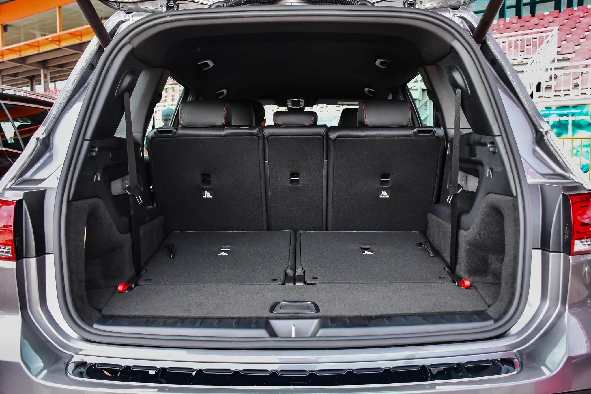 Mercedes GLB 200 AMG anh 20