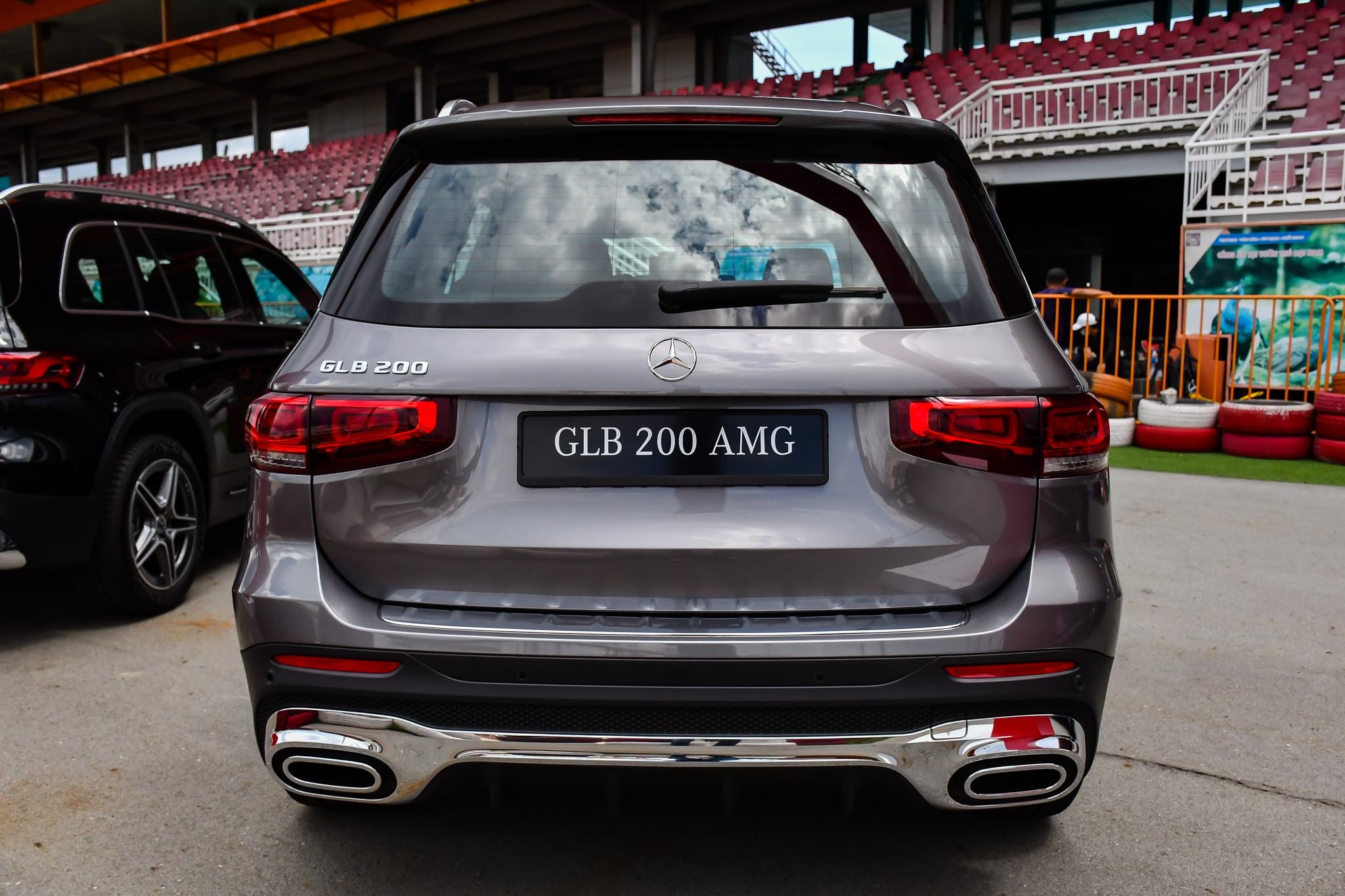 Mercedes GLB 200 AMG anh 6