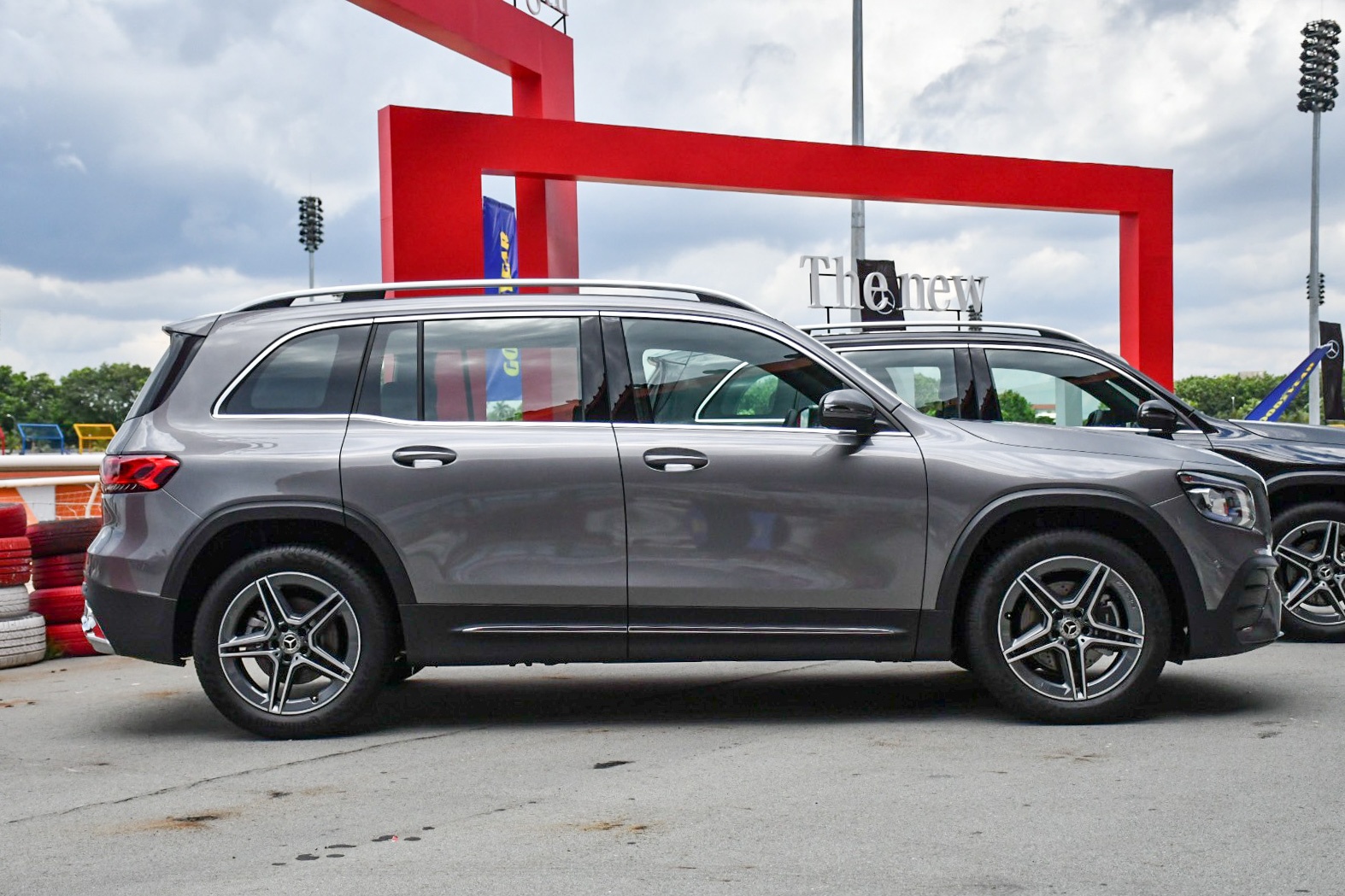 Mercedes GLB 200 AMG anh 12