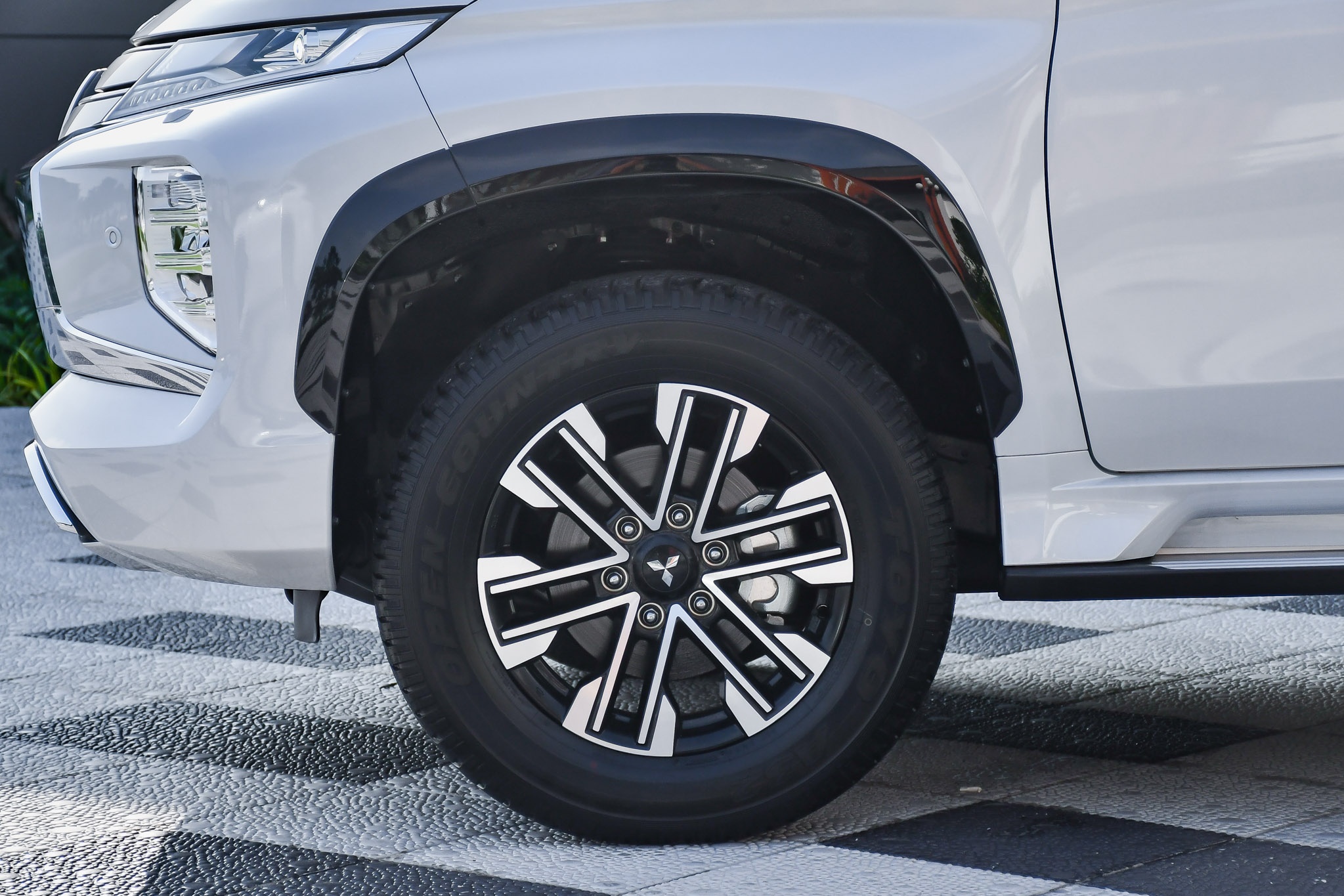 Mitsubishi Pajero Sport 2020 ảnh 10 Mitsubishi Pajero Sport 2020 anh 10