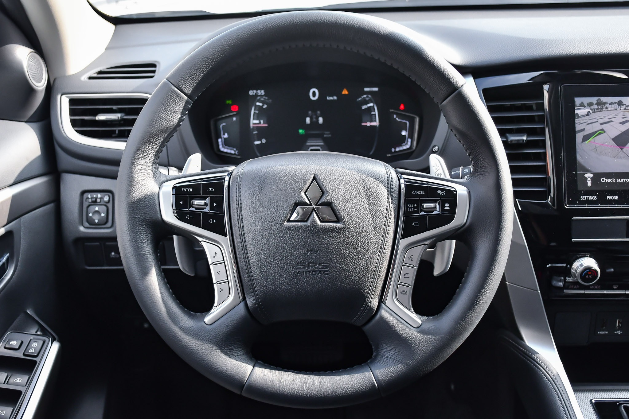 Mitsubishi Pajero Sport 2020 anh 14