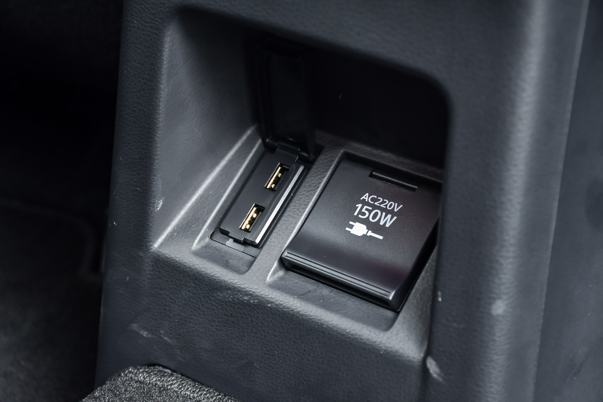 Mitsubishi Pajero Sport 2020 ảnh 25 Mitsubishi Pajero Sport 2020 anh 25