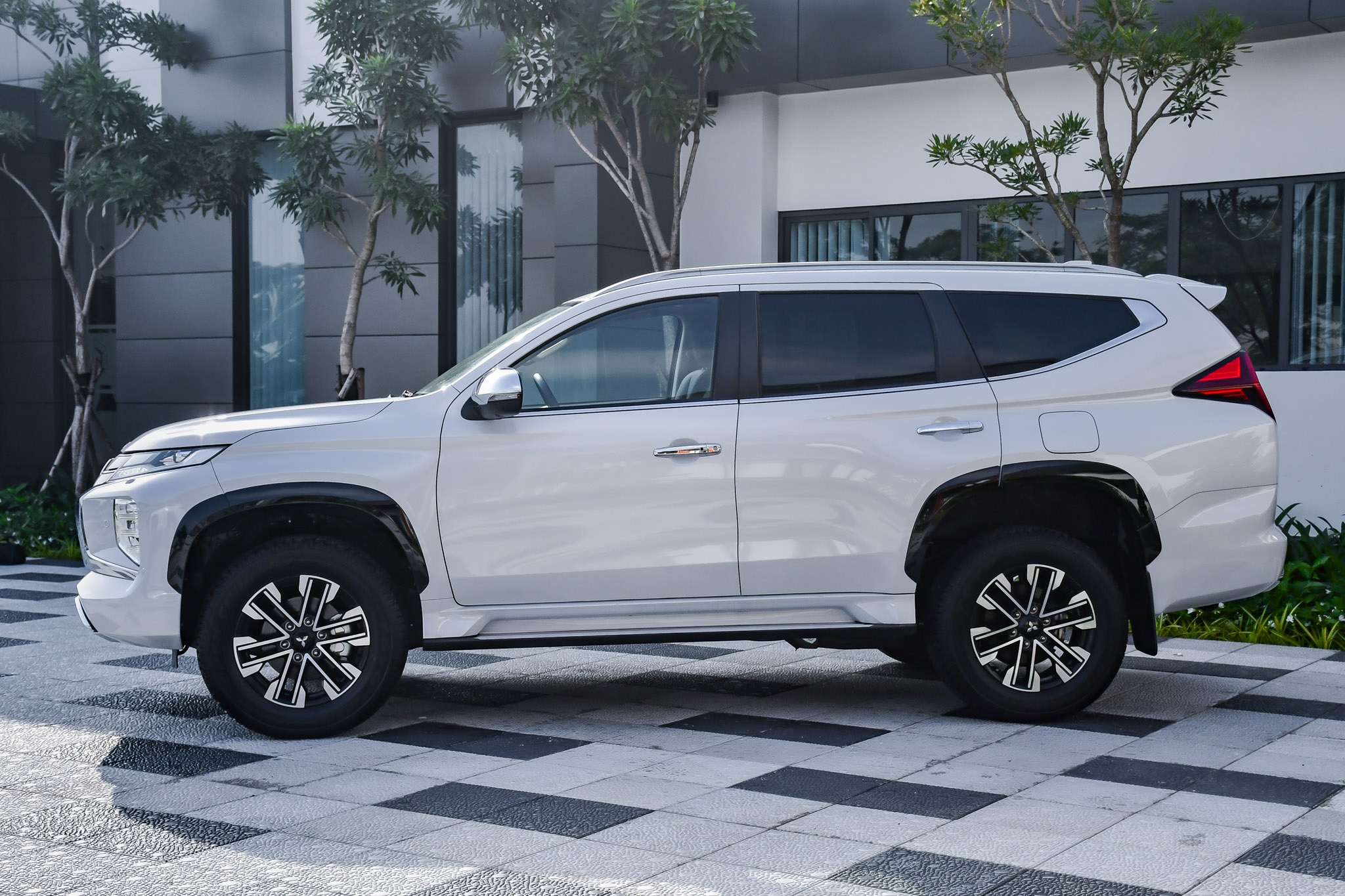 Mitsubishi Pajero Sport 2020 anh 6