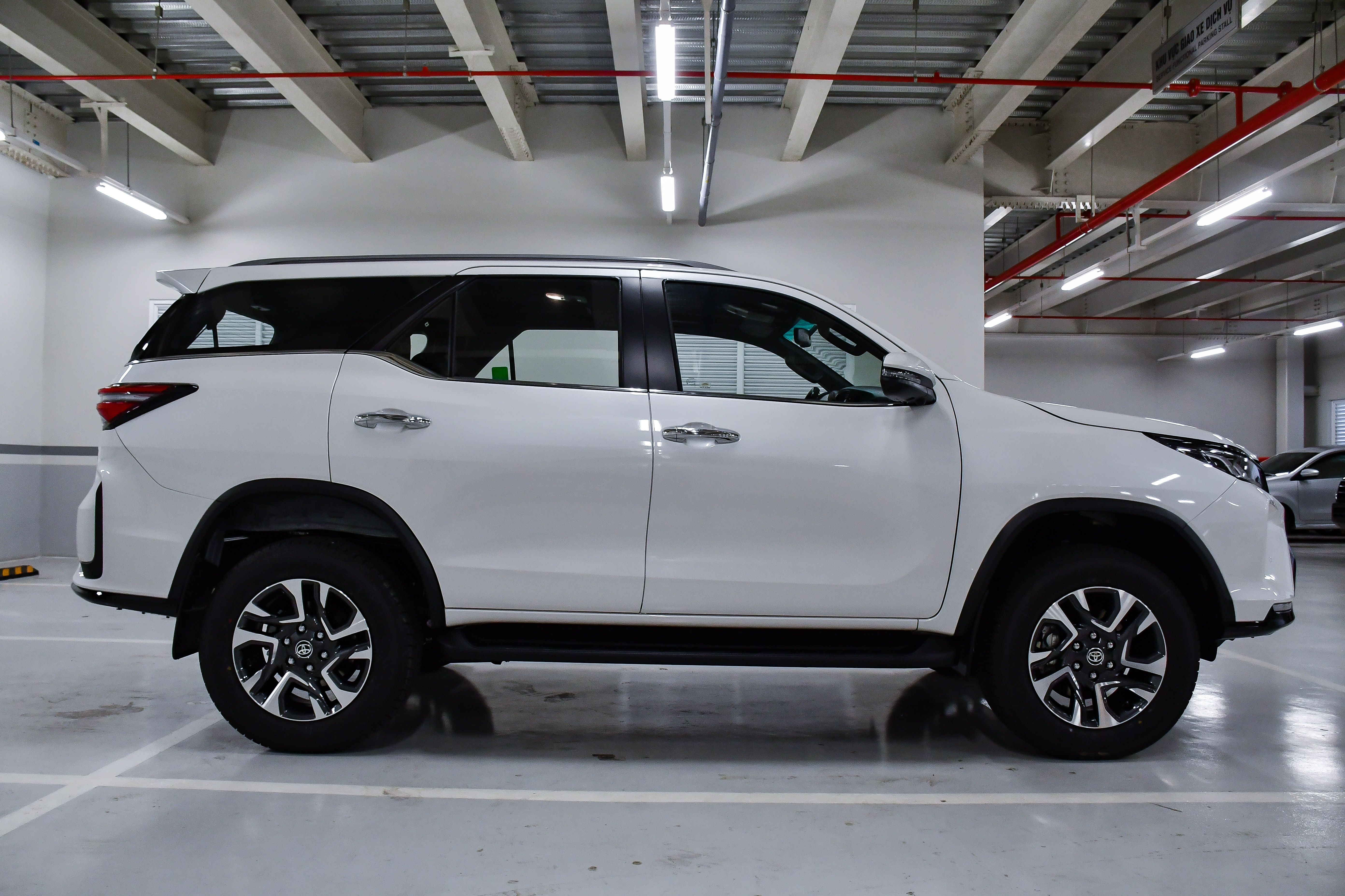 Toyota Fortuner Legender ảnh 5 Toyota Fortuner Legender anh 5