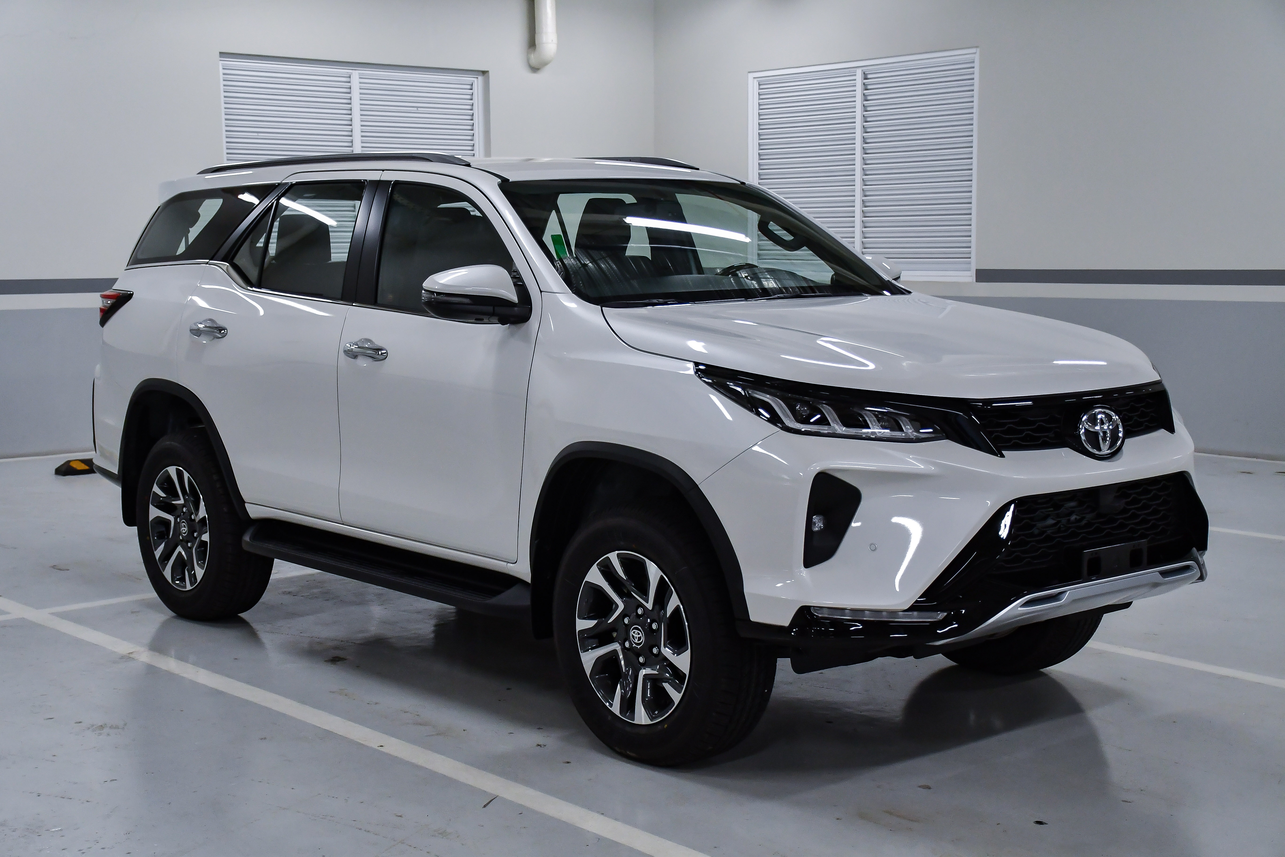 Toyota Fortuner Legender ảnh 3 Toyota Fortuner Legender anh 3