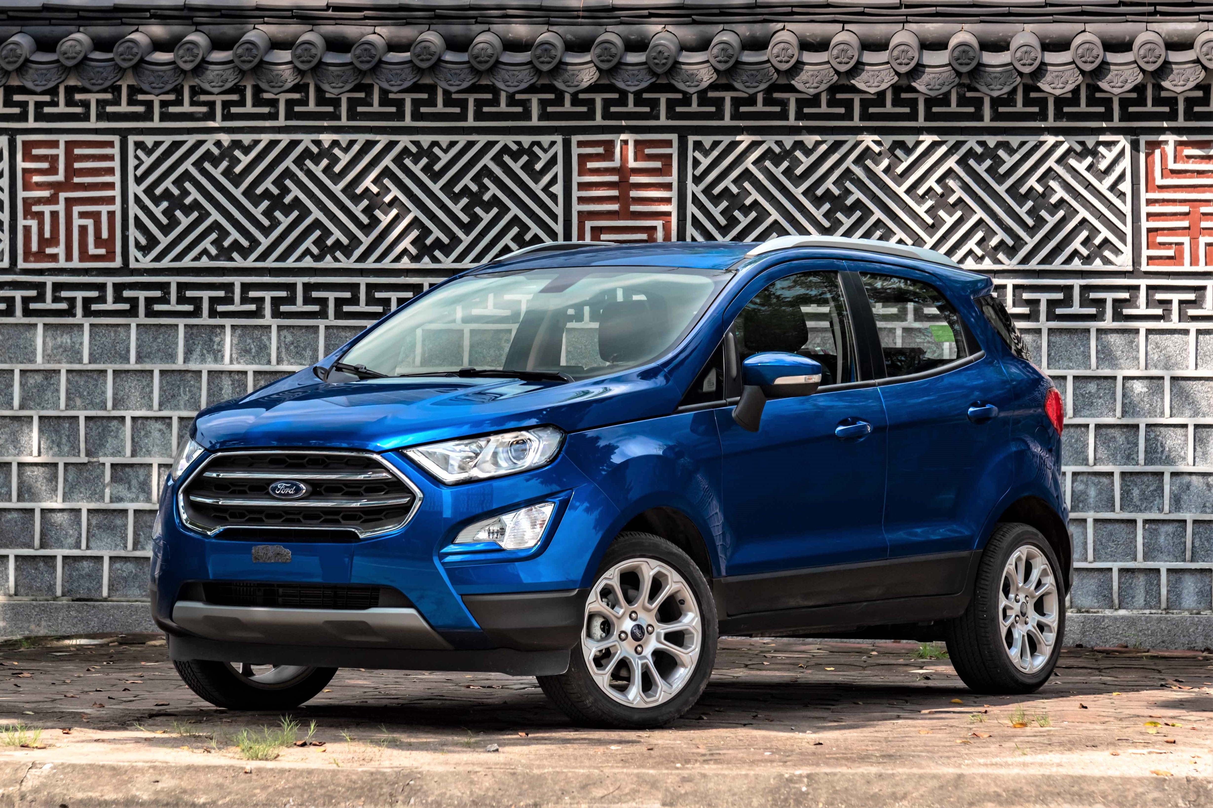 Hon 300 xe Ford EcoSport tai Viet Nam co the bi loi tui khi hinh anh