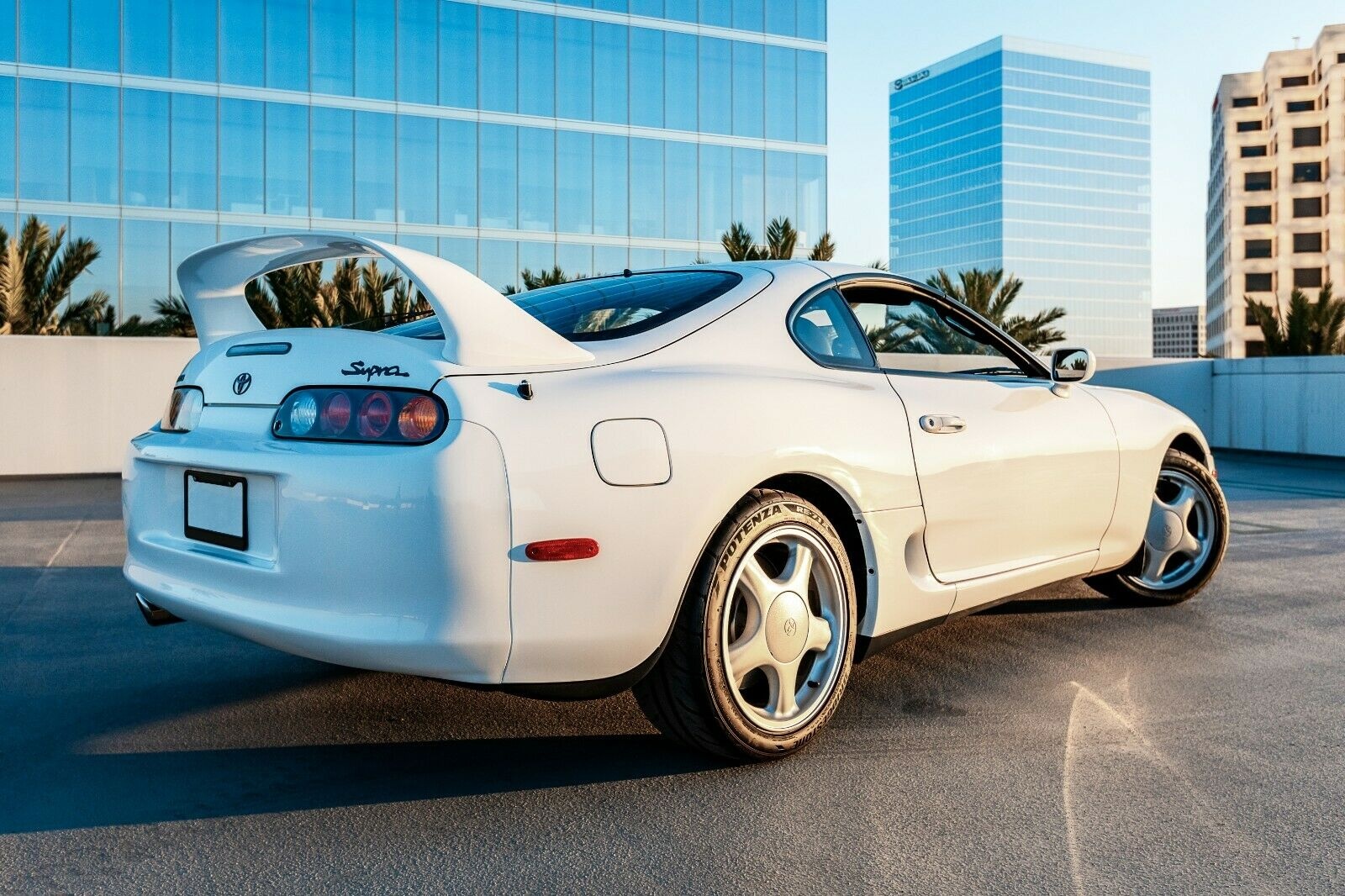 Toyota Supra 1994 anh 3