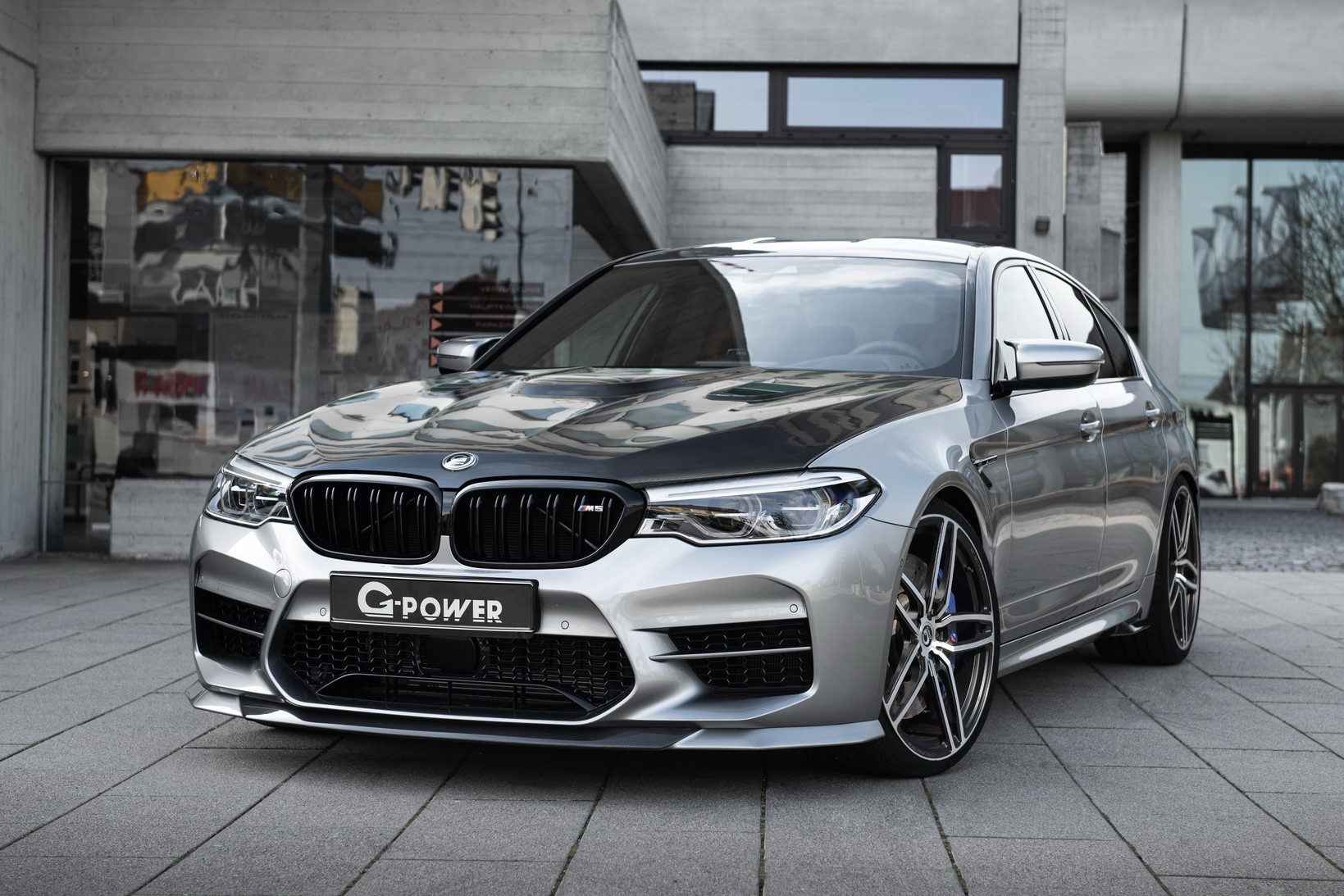 Ban do BMW M5 manh gan 890 ma luc co gia 136.000 USD hinh anh