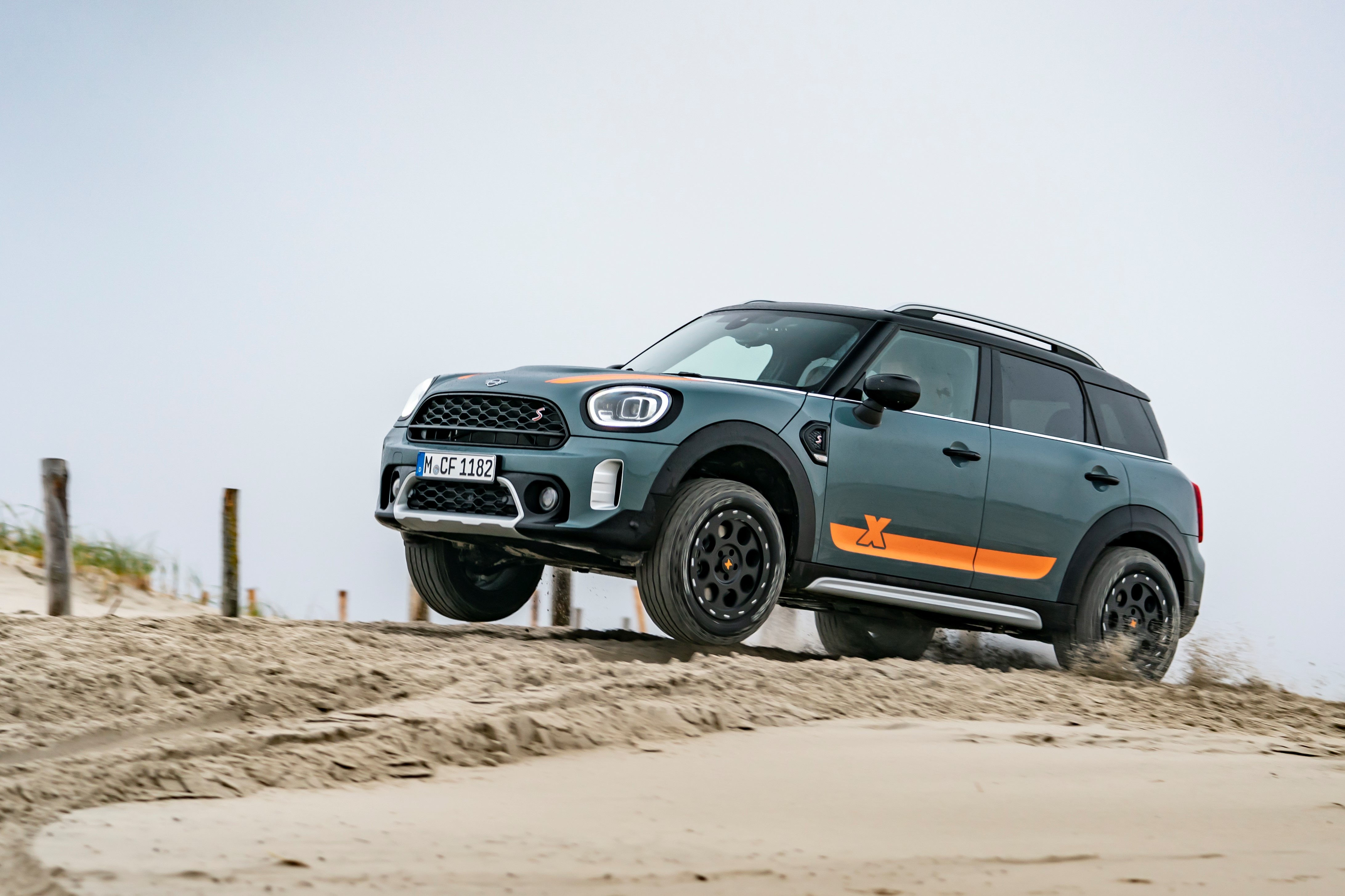 MINI Countryman X-raid  ảnh 6 MINI Countryman X-raid anh 6
