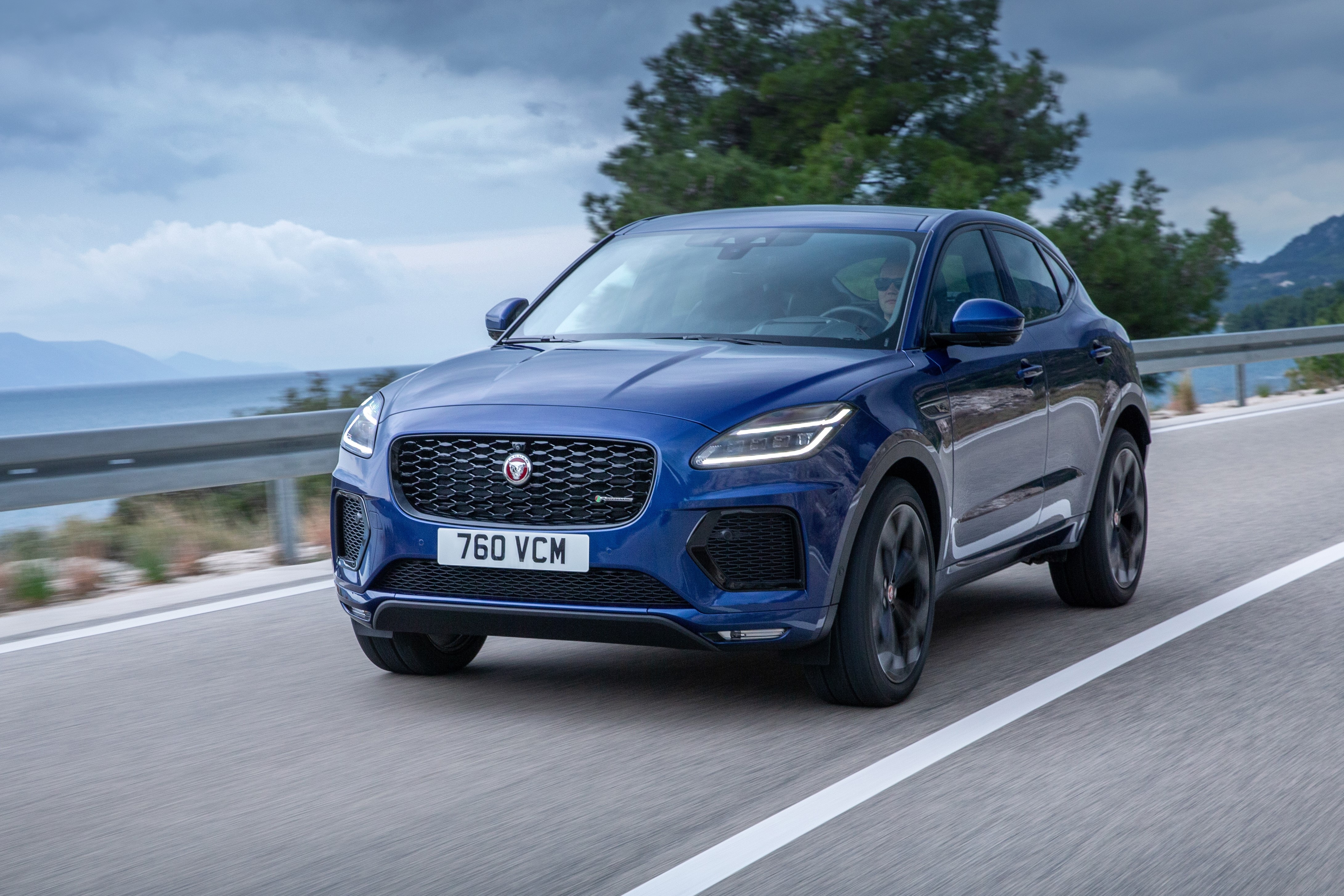Jaguar E-Pace 2021 duoc ra mat hinh anh