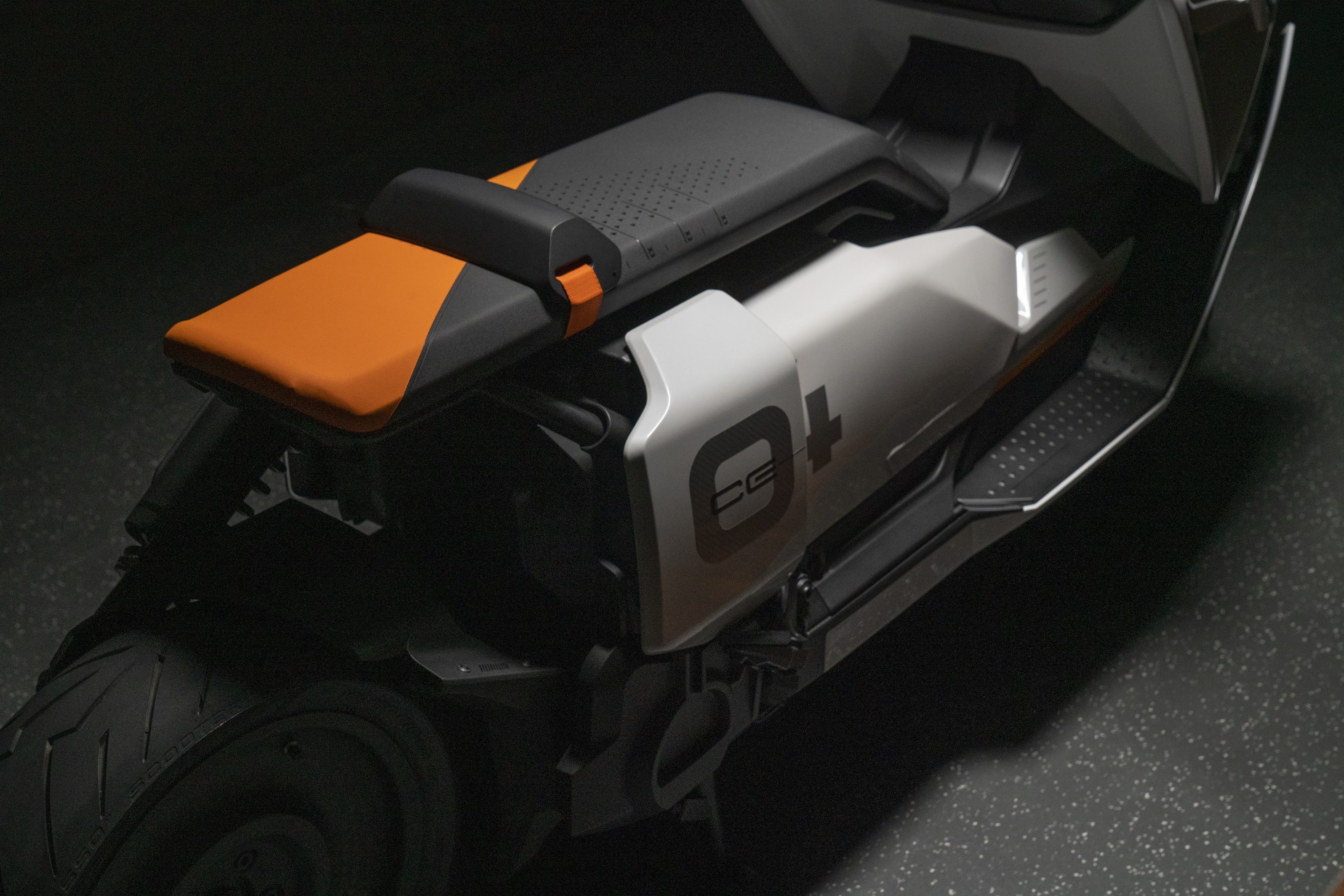 BMW ra mat xe may dien anh 5