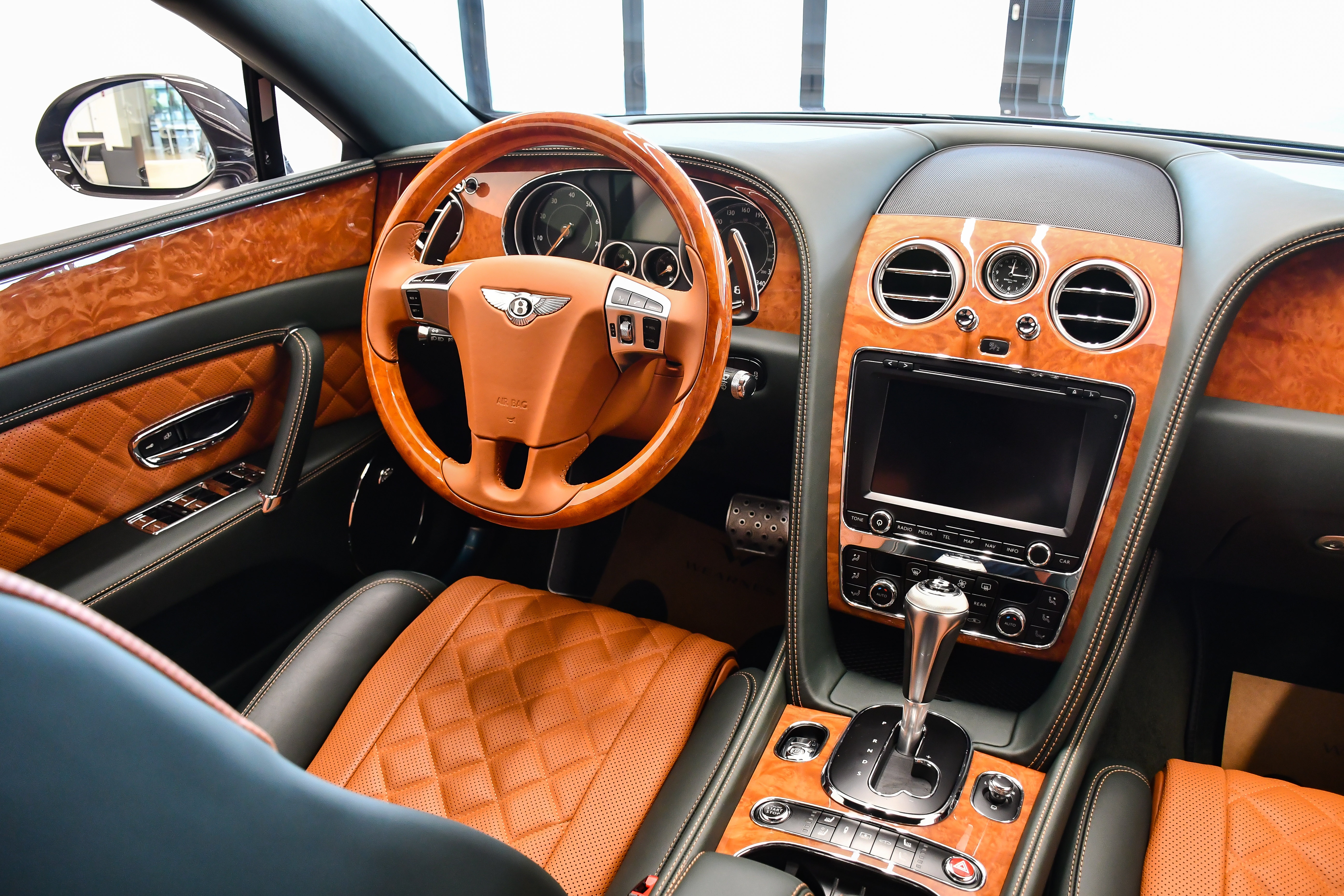 Bentley Flying Spur V8 S ảnh 15 Bentley Flying Spur V8 S anh 15