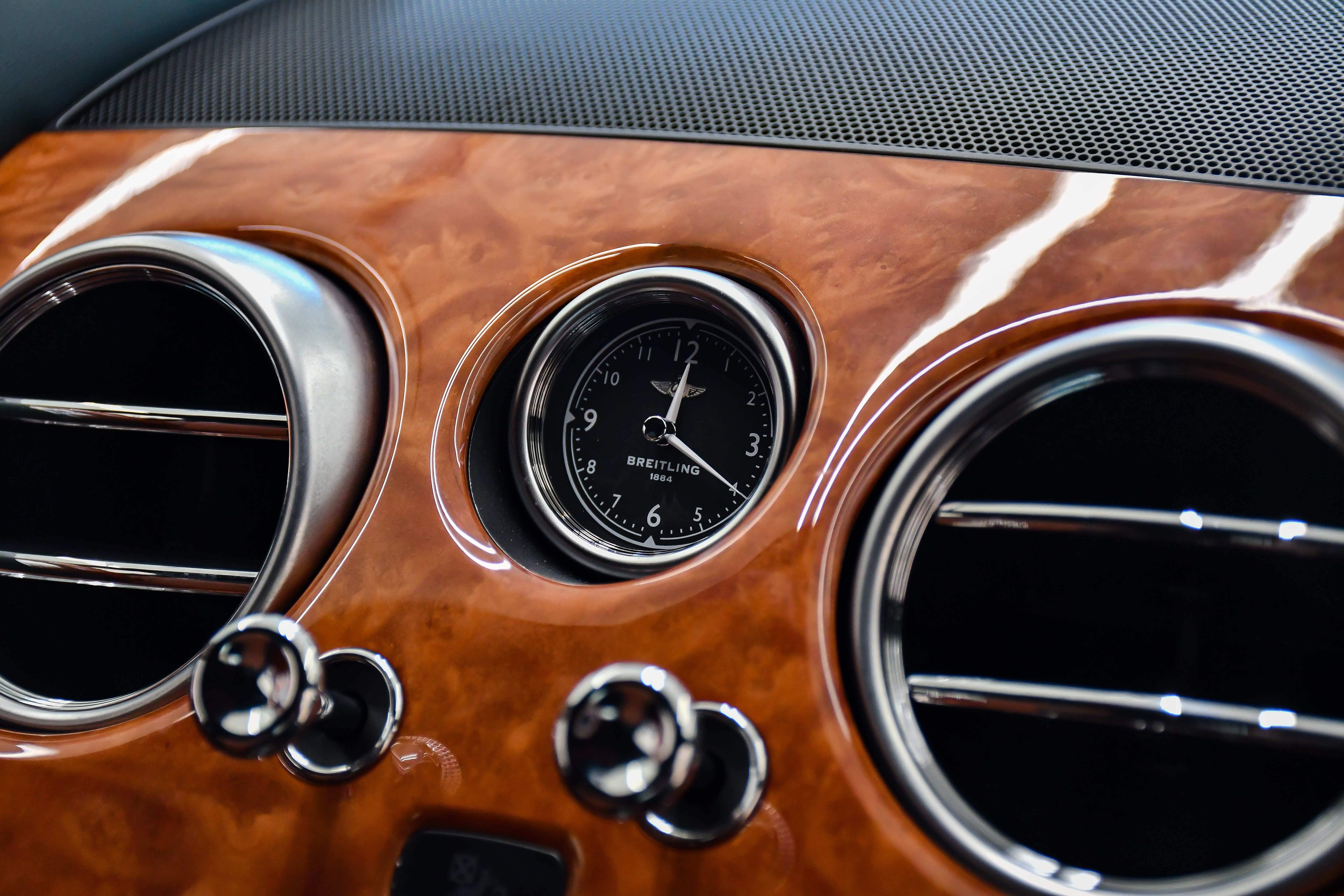 Bentley Flying Spur V8 S ảnh 17 Bentley Flying Spur V8 S anh 17