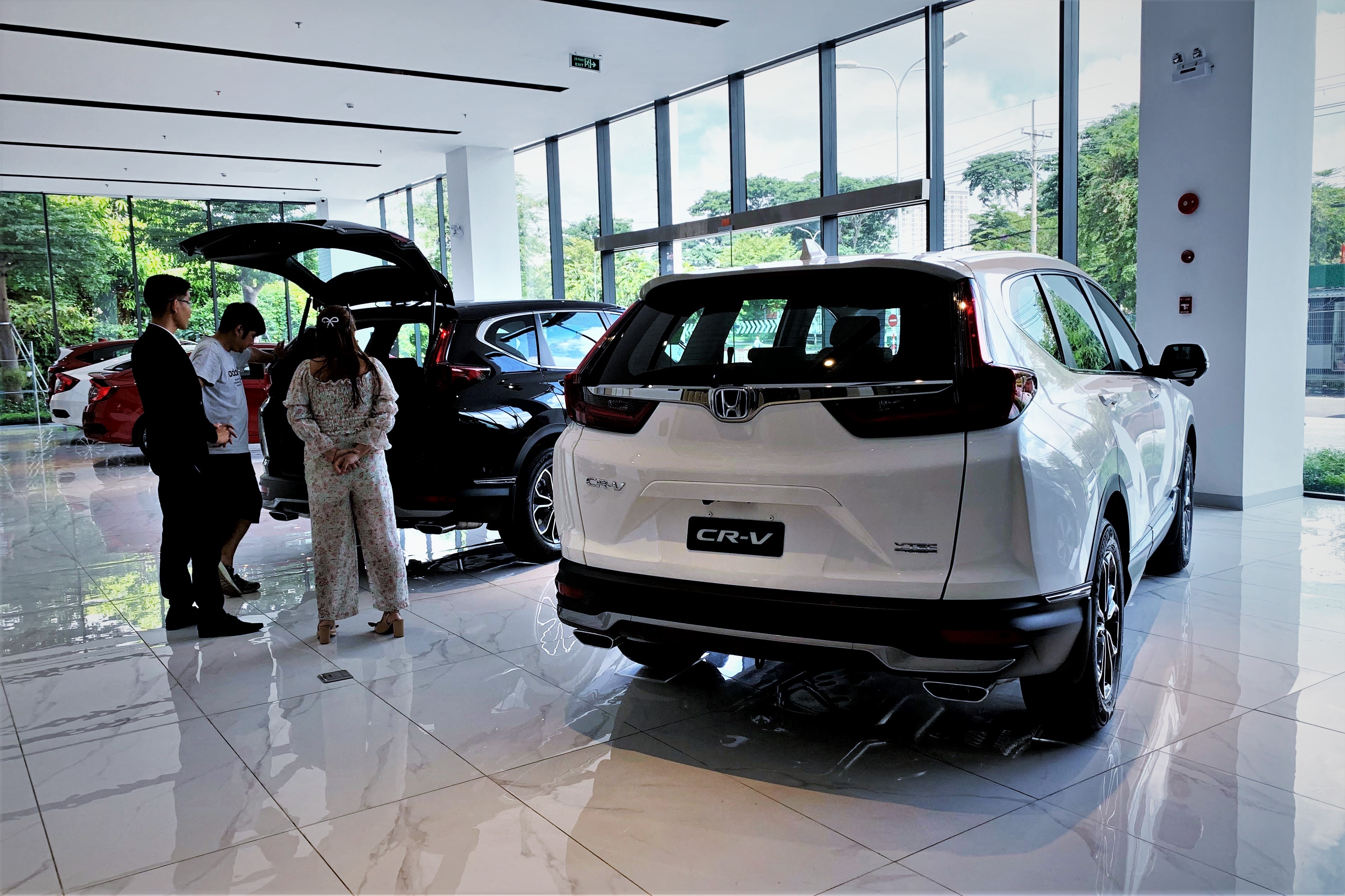 trang bi tuy chon oto anh 2