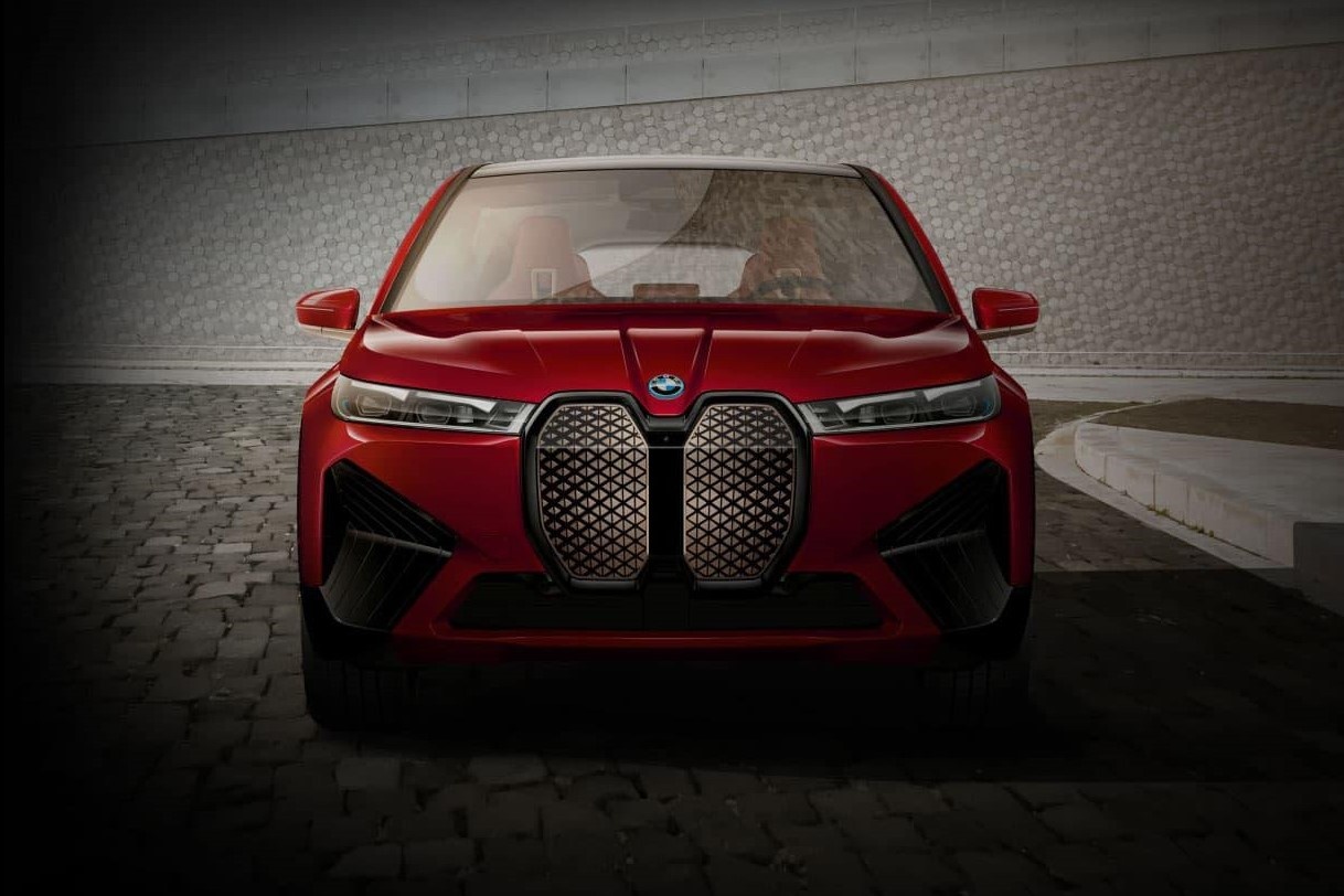 BMW xin loi vi thong diep chi trich nguoi dung lac hau hinh anh