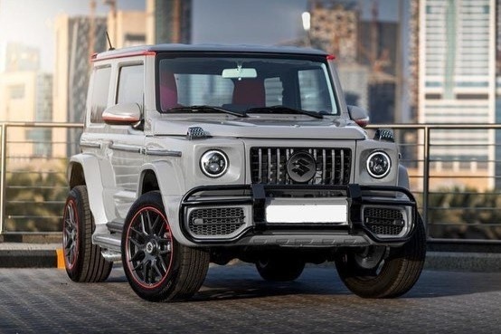 Suzuki Jimny rat giong Mercedes G-Class voi goi do gia 5.700 USD hinh anh