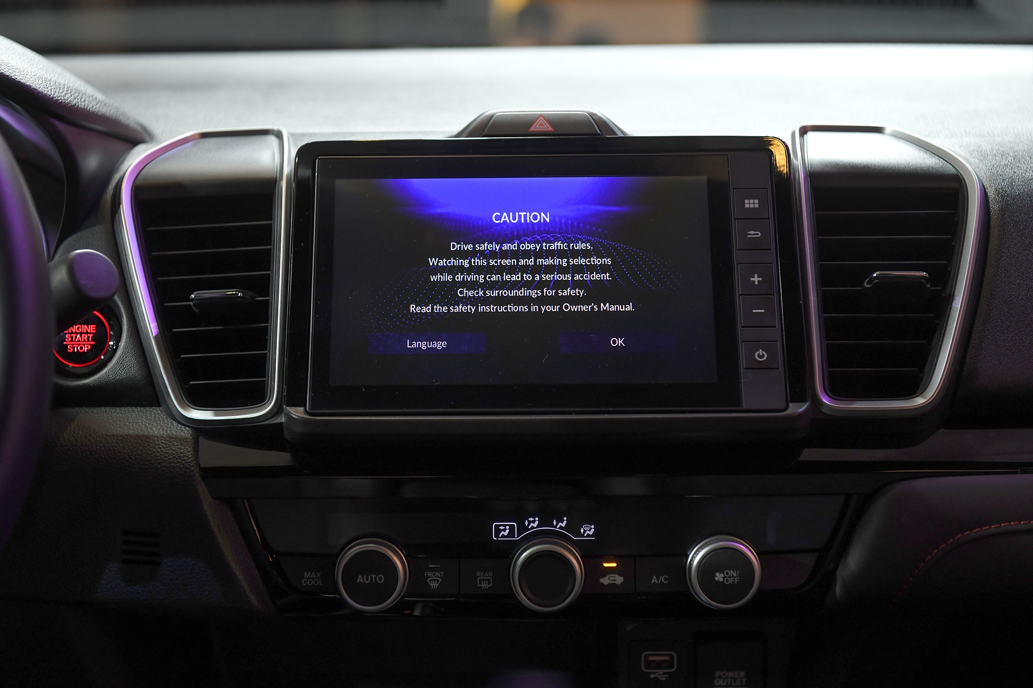 Sedan hạng B tầm 600 triệu ảnh 9 Sedan hang B tam 600 trieu anh 9