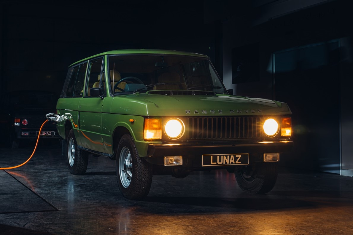 Range Rover co dien bien thanh xe dien, gia 324.000 USD hinh anh