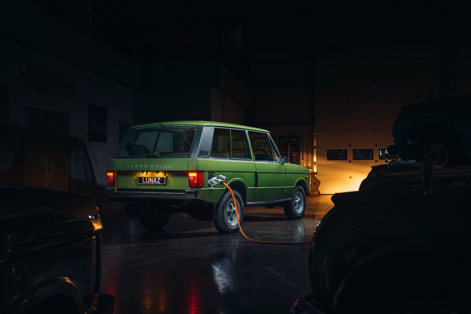 Range Rover Classic chay dien anh 2