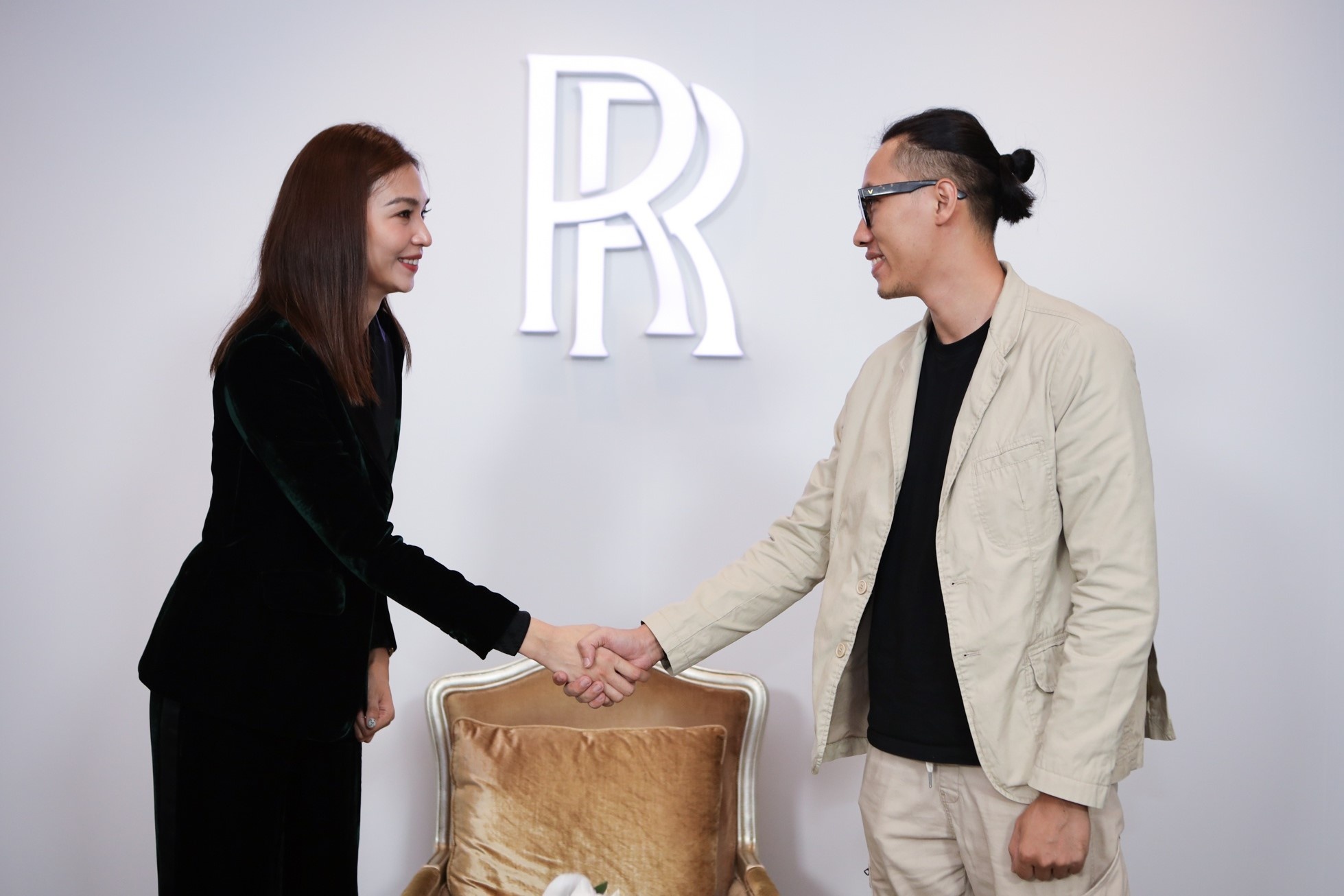 Rolls-Royce co nha phan phoi moi tai Viet Nam hinh anh