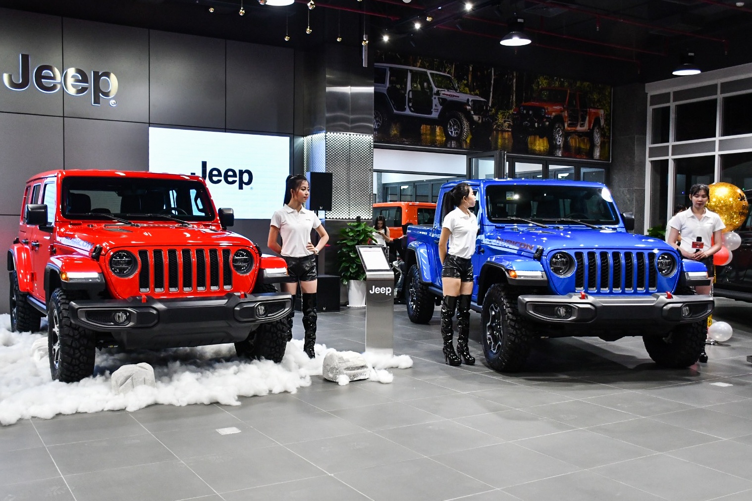 Jeep Gladiator ảnh 2 Jeep Gladiator anh 2