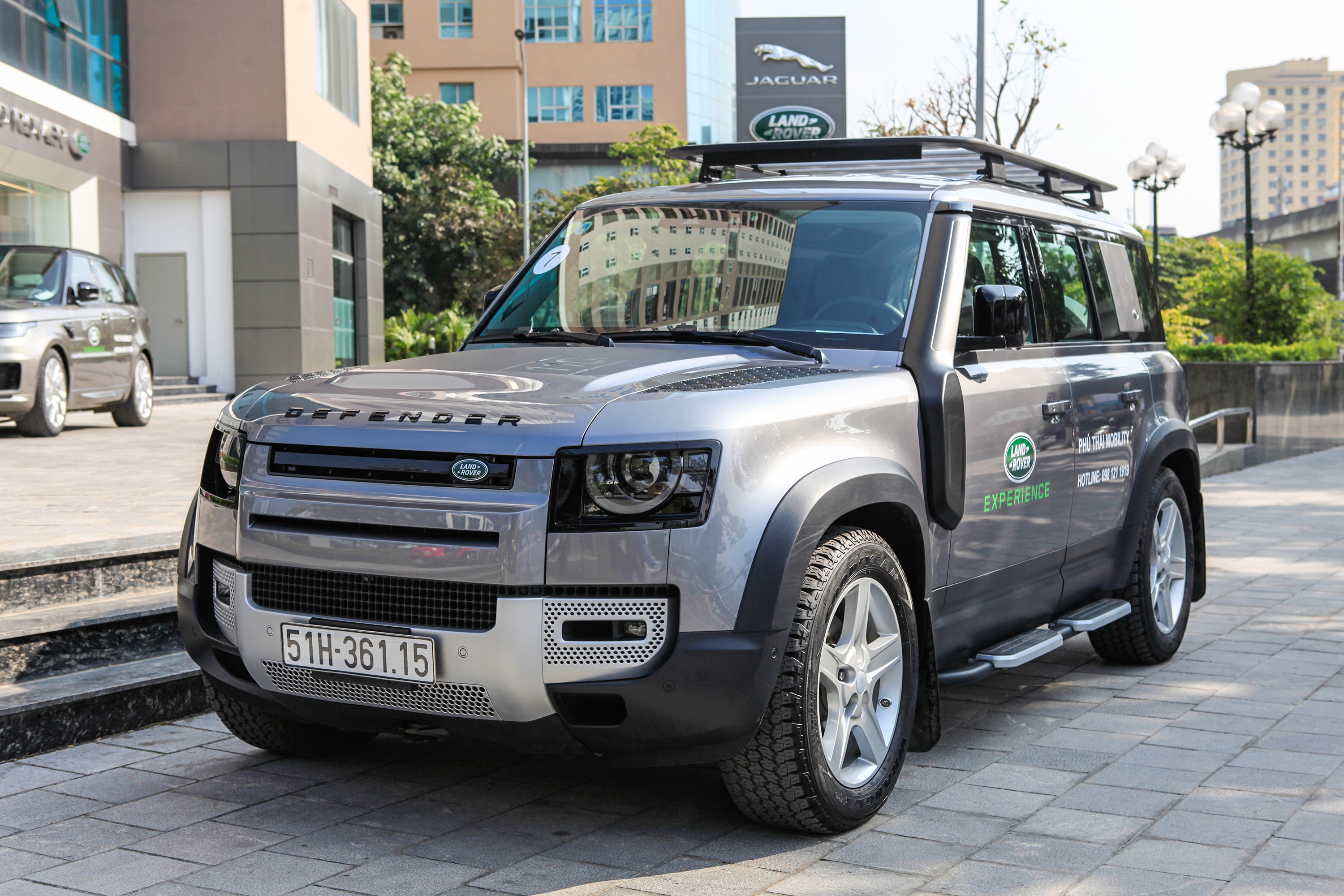 Cac mau SUV dia hinh co gia tien ty duoc ban chinh hang tai Viet Nam hinh anh