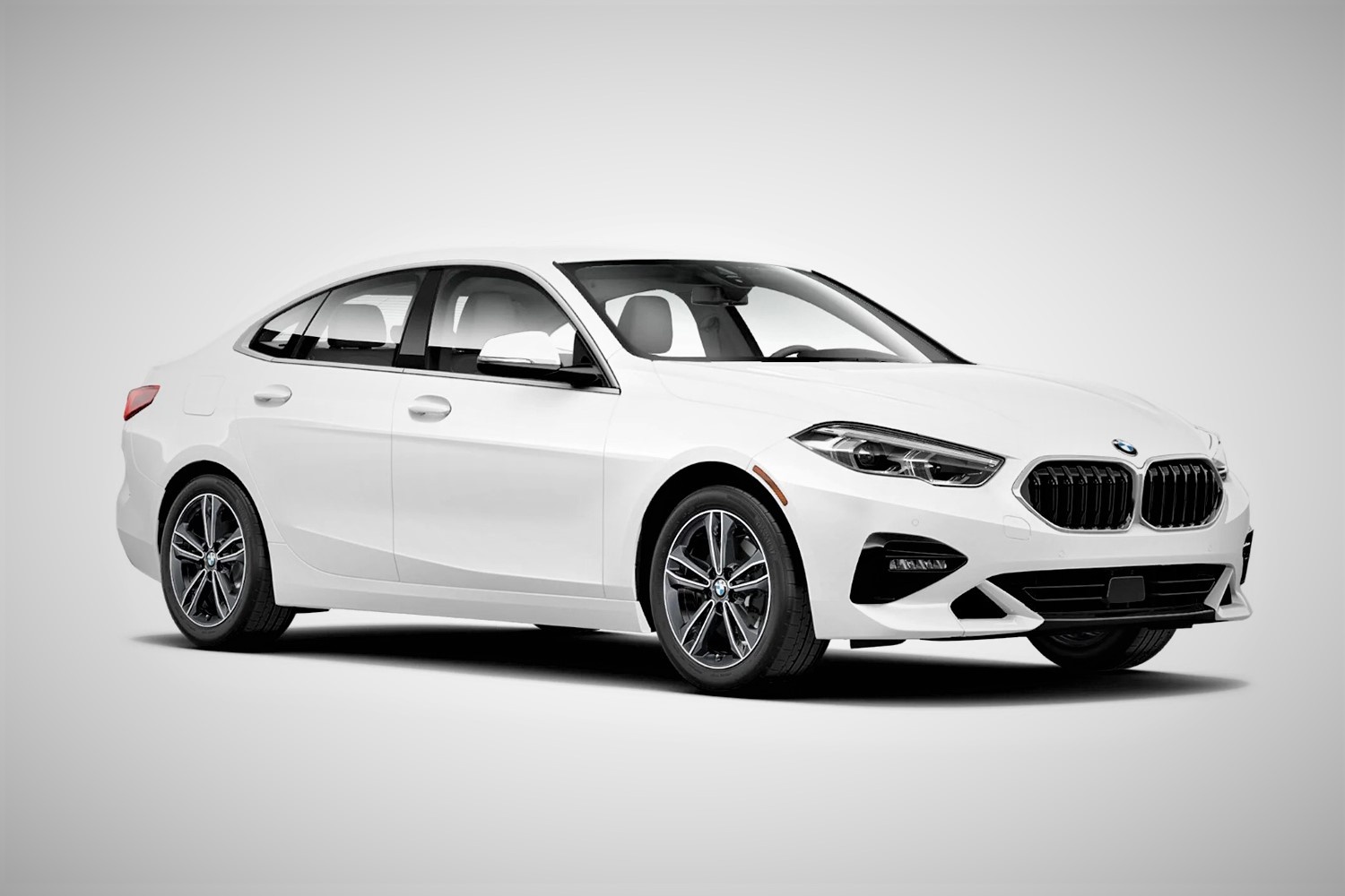 BMW 2-Series Gran Coupe 2021 co phien ban dan dong cau truoc hinh anh