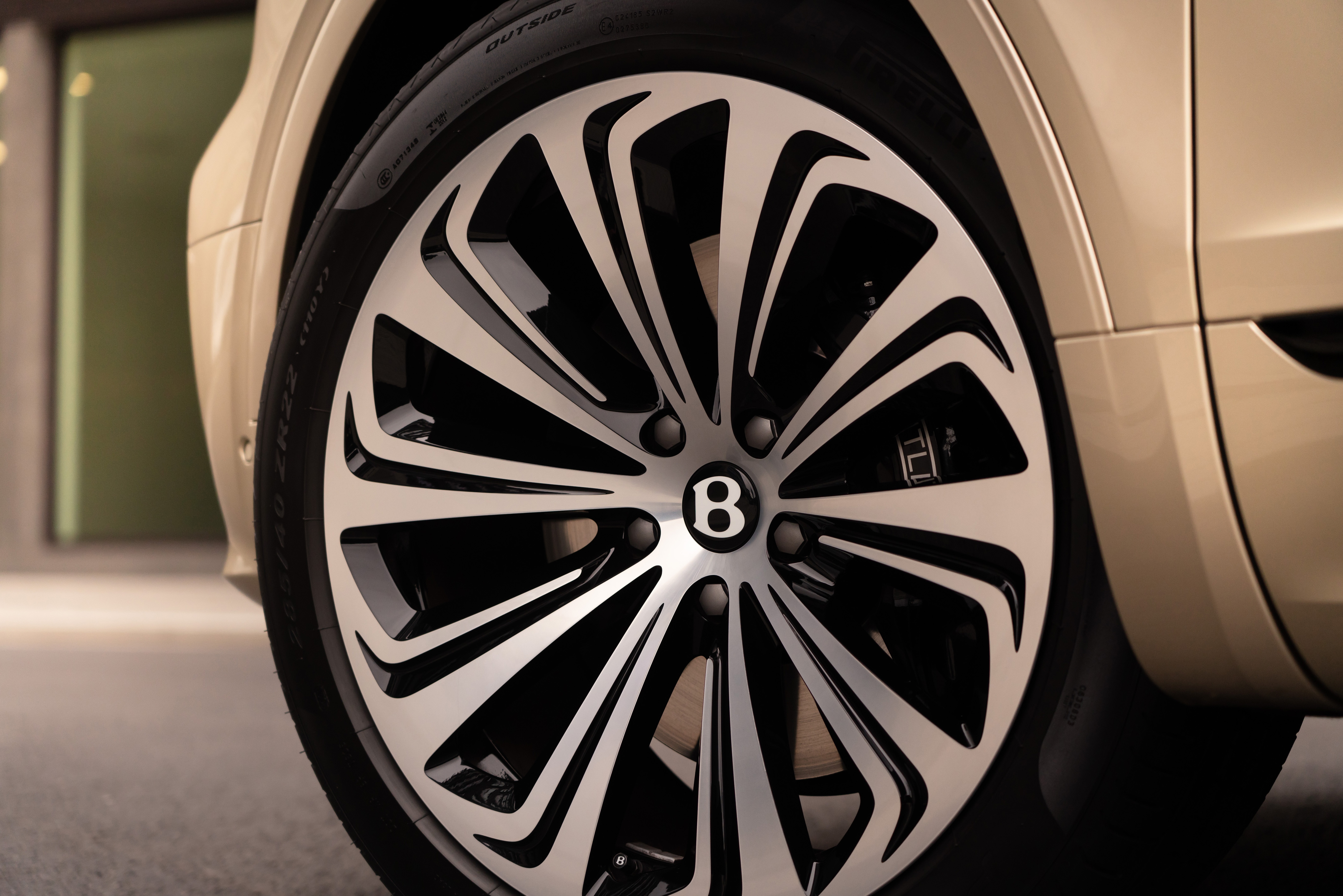 Bentley Bentayga Hybrid  ảnh 9 Bentley Bentayga Hybrid anh 9